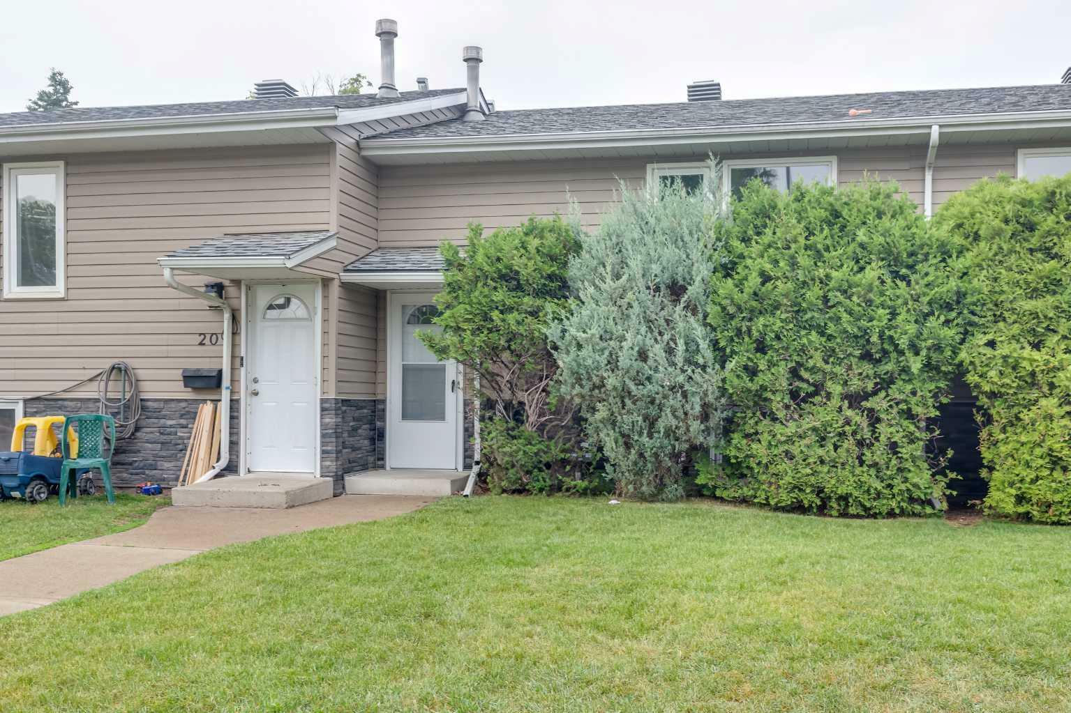 Property Photo: 6020 59 Avenue 19 AB T4N 6H3