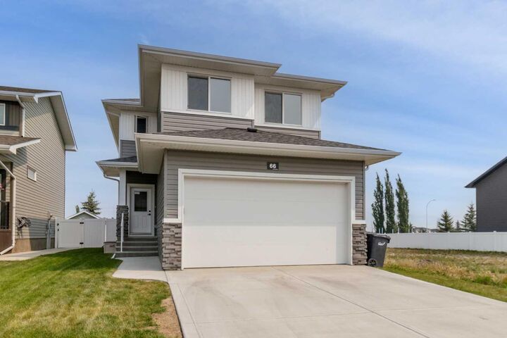 66 Henderson Crescent  Penhold AB T0M 1R0 photo