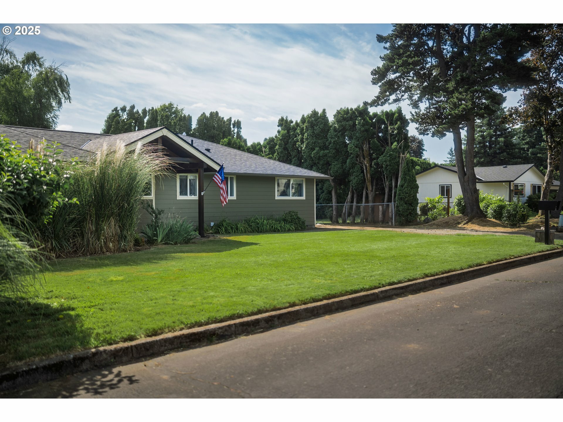Property Photo:  14424 SE Bevington Ct  OR 97267 