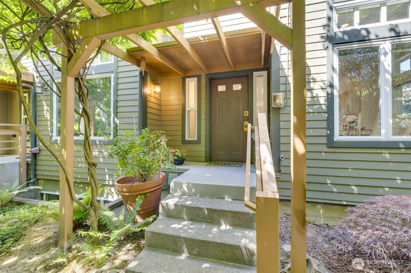 Property Photo: 327 2nd Avenue S WA 98033