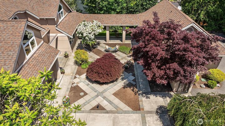 Property Photo: 13730 Main Street WA 98005