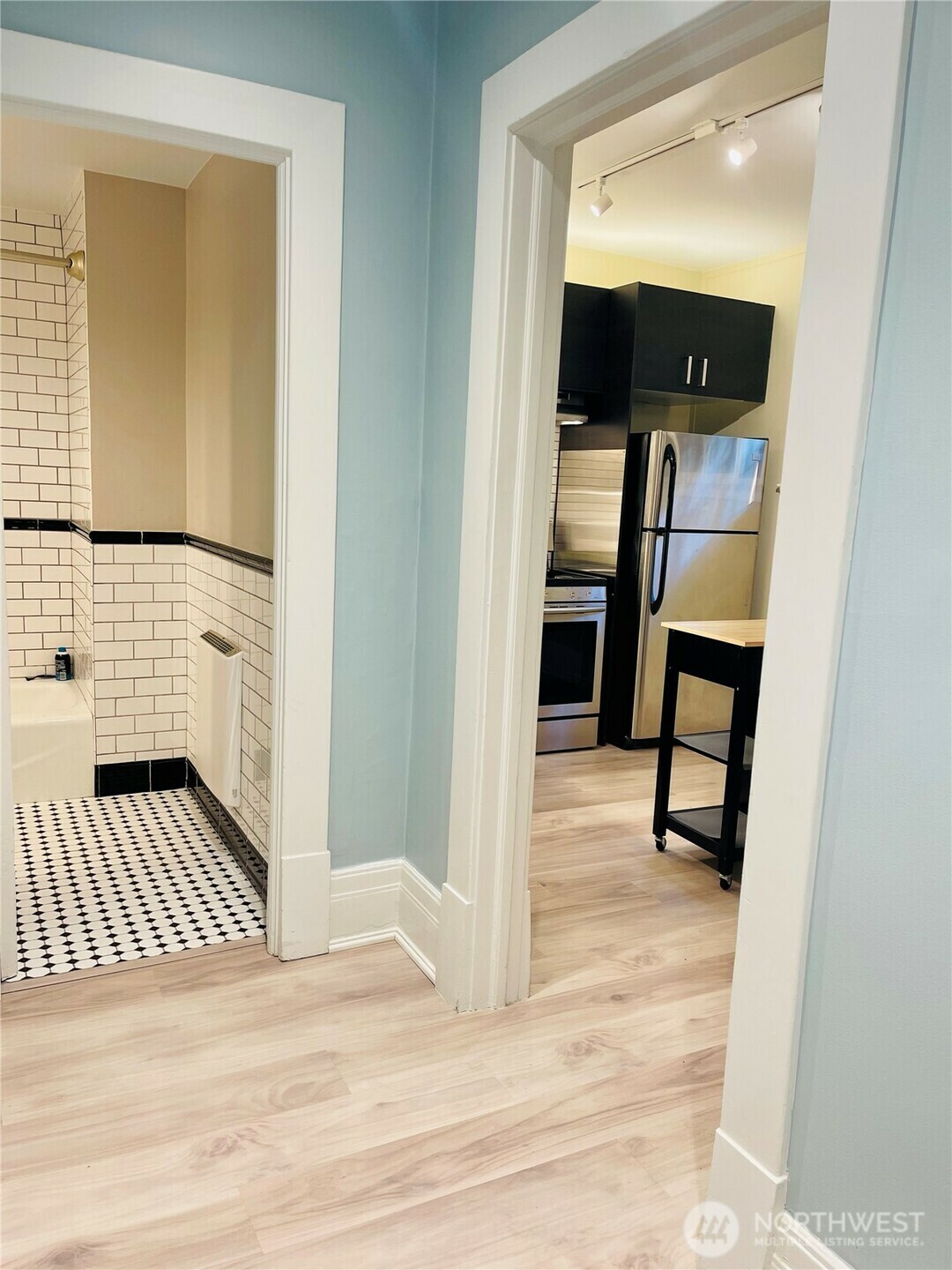 Property Photo: 615 Boren Avenue 9 WA 98104