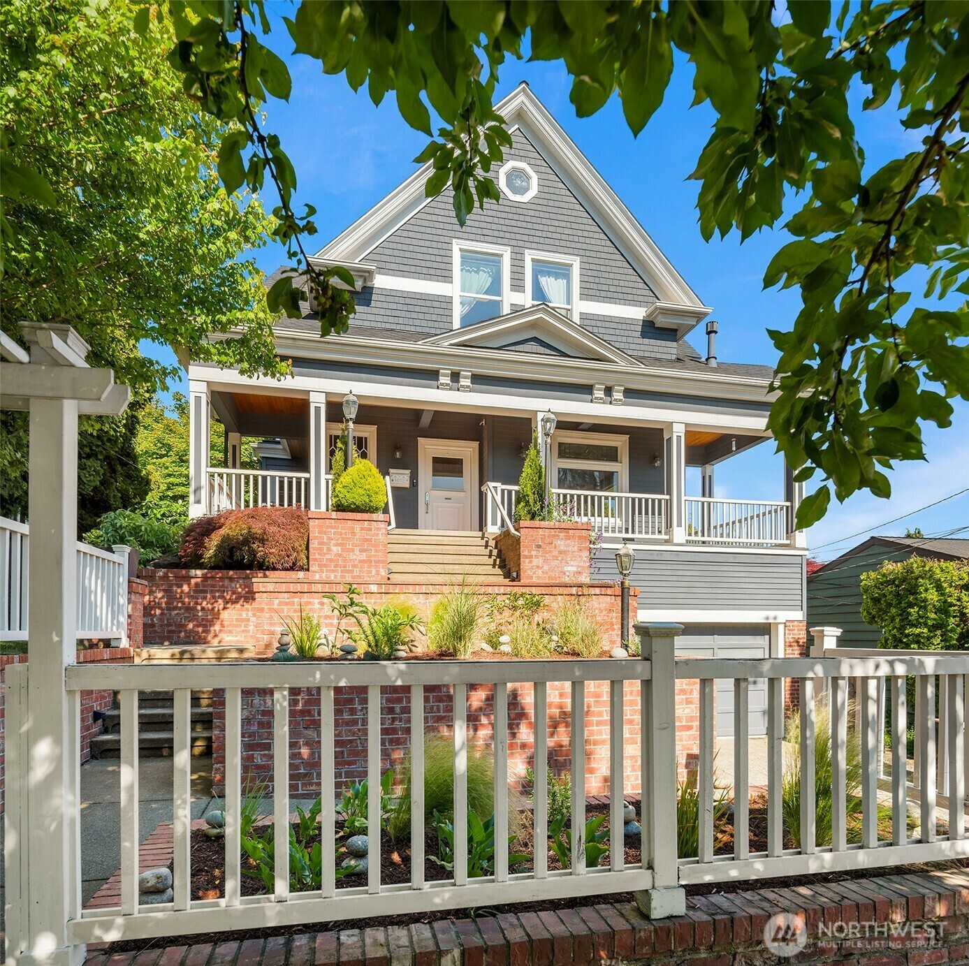 1012  2nd Avenue W  Seattle WA 98119 photo