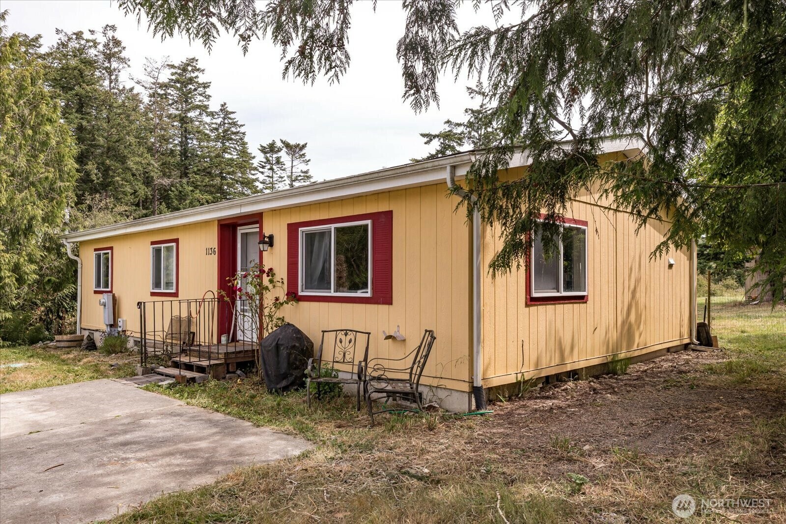 Property Photo: 1136 Donald Avenue WA 98277