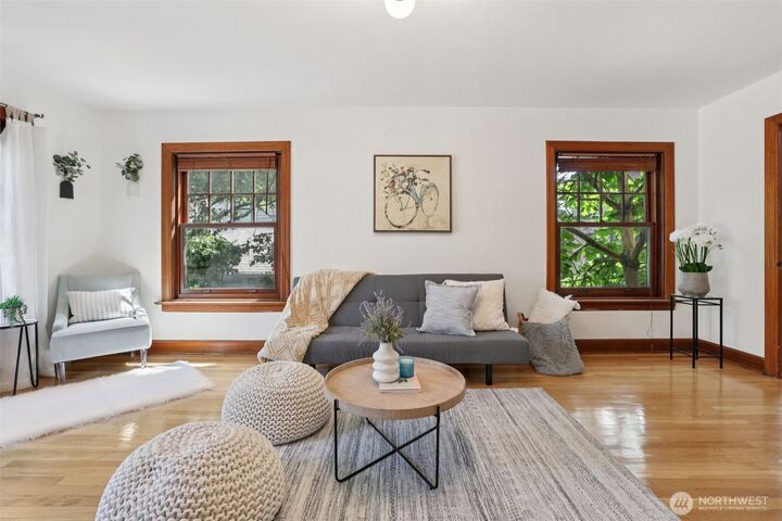 Property Photo:  408  Bellevue Avenue E 206  WA 98102 