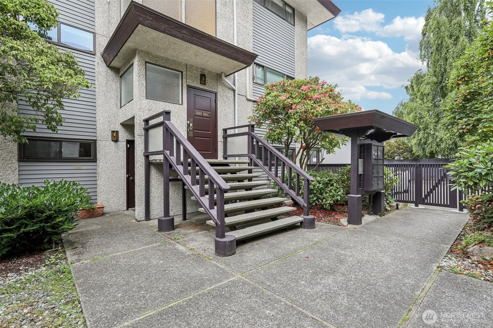 Property Photo:  300 N 137th Street C  WA 98133 