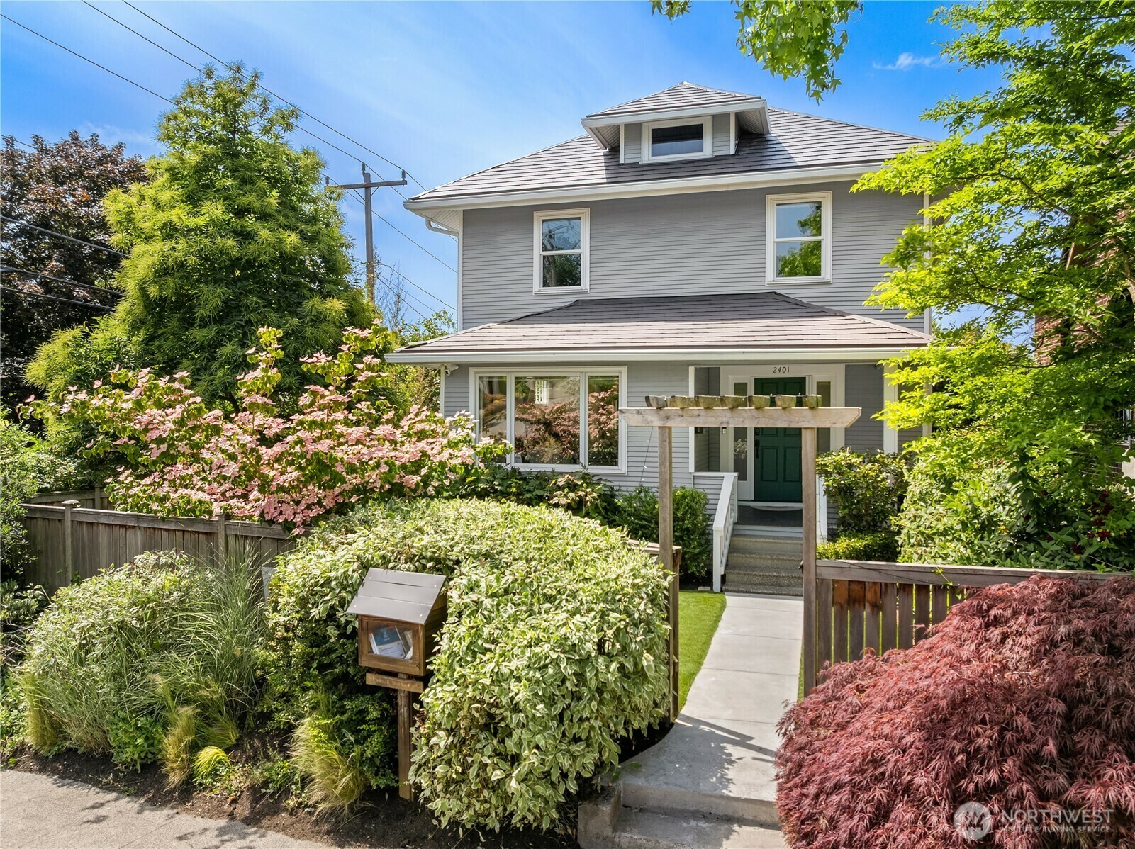 2401  10th Avenue W  Seattle WA 98119 photo