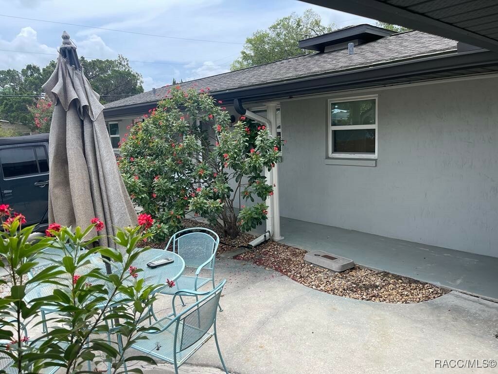 Property Photo: 1412 SE Paradise Avenue 2 FL 34429