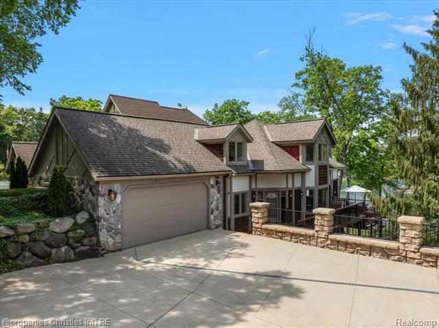 1739 Ridge Road  White Lake Twp MI 48383 photo