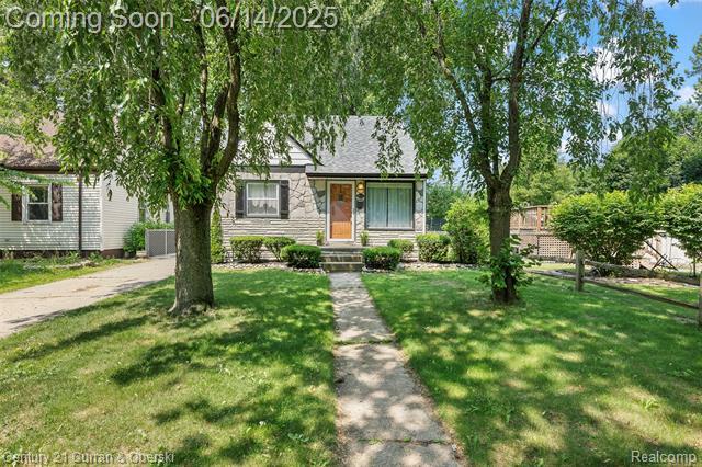 Property Photo: 3156 Edgewood Street MI 48124