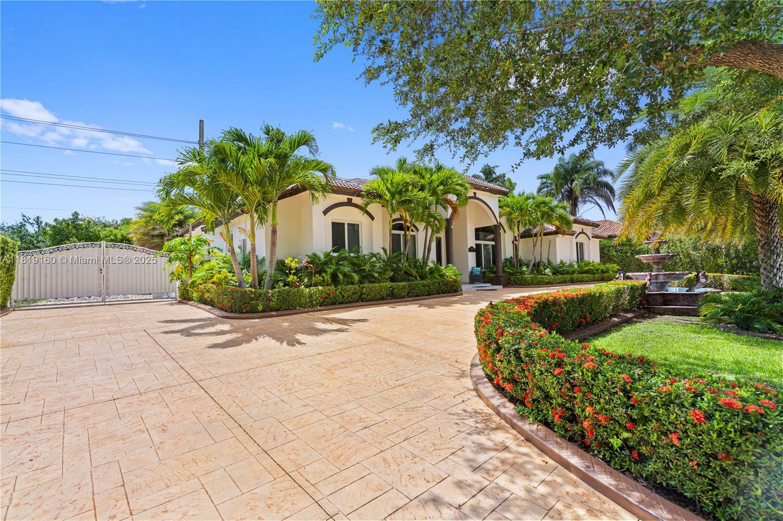 Property Photo: 16601 SW 87th Ct FL 33157