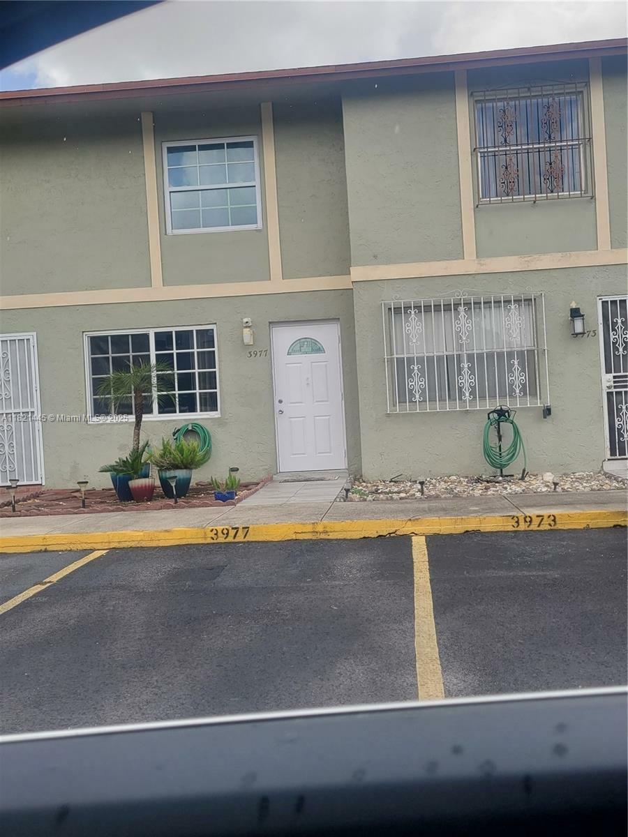 Property Photo: 3973 W 9th Ln 3 FL 33012