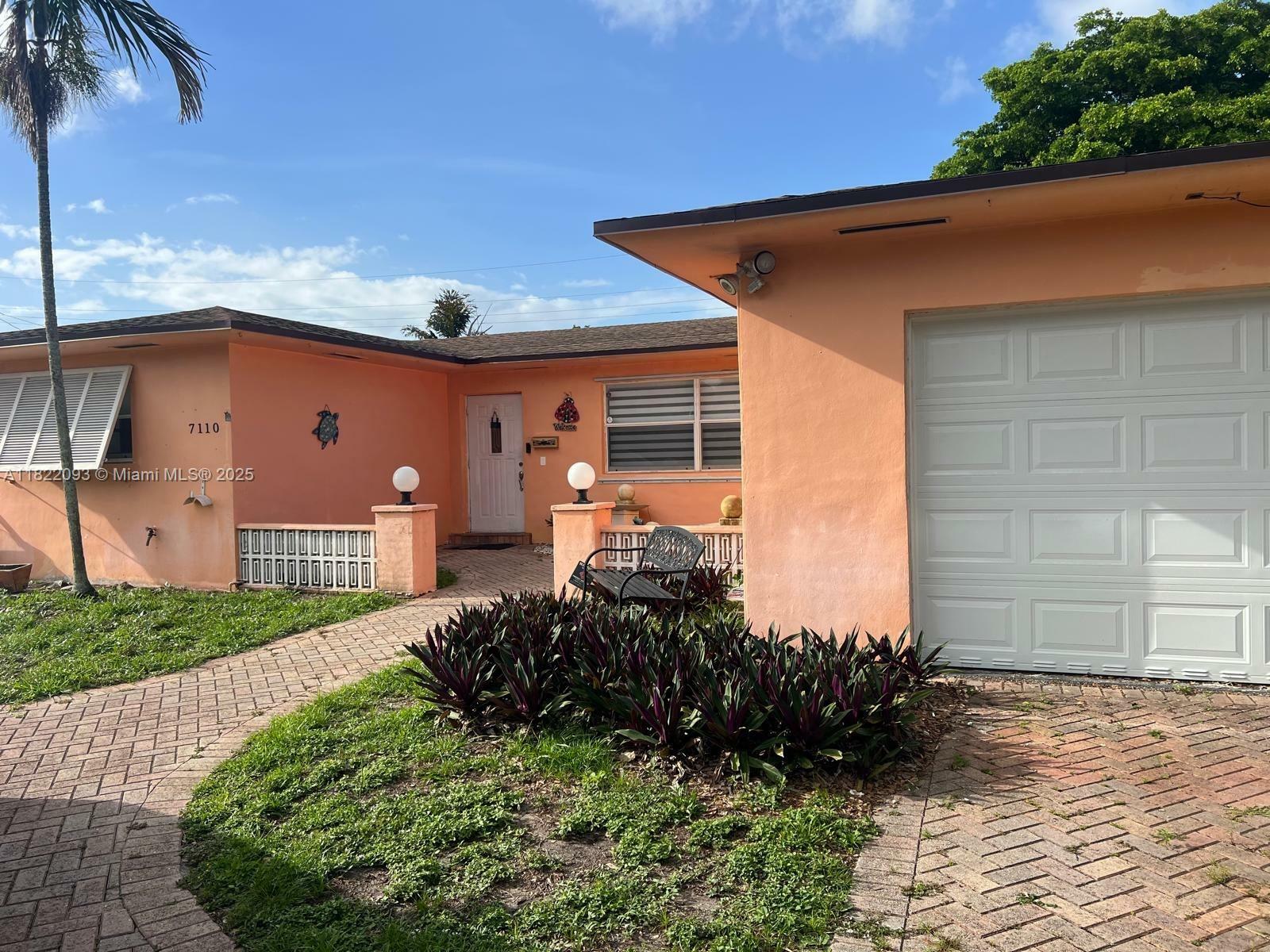 7110 SW 11th St  Pembroke Pines FL 33023 photo