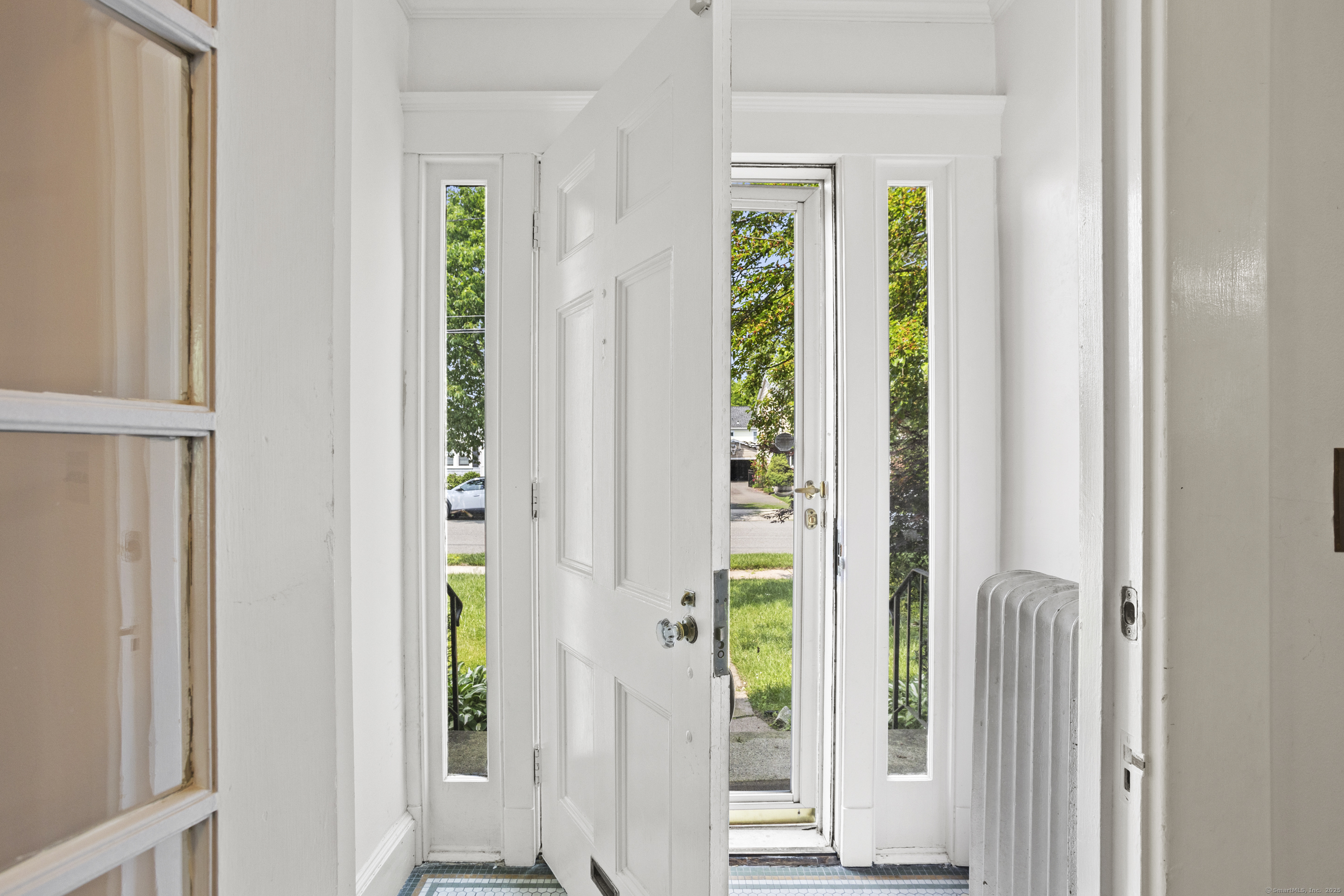 Property Photo: 30 Cleveland Road CT 06515