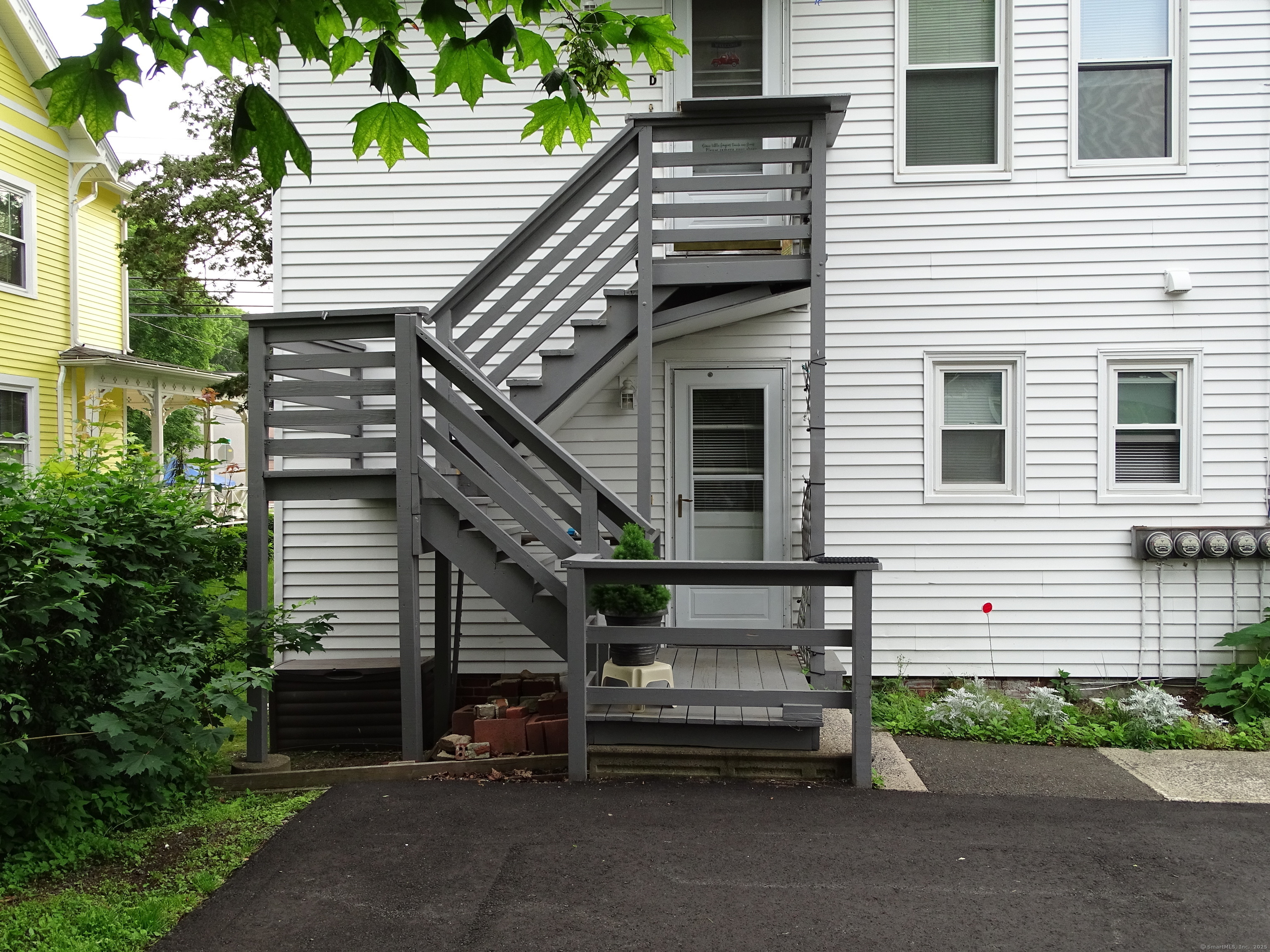 Property Photo: 146 Montowese Street Apt A CT 06405