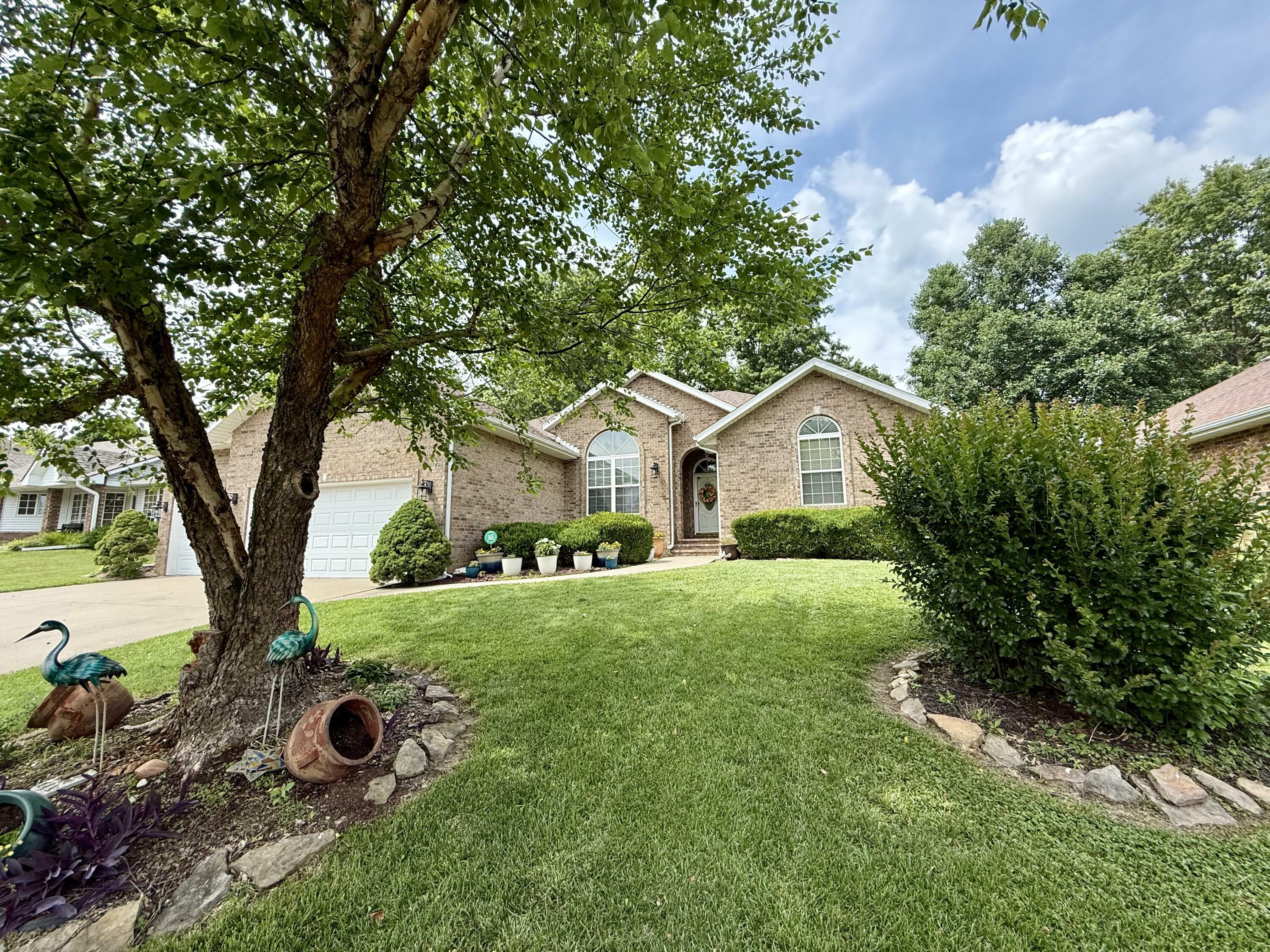Property Photo: 705 E Meramec Lane MO 65714