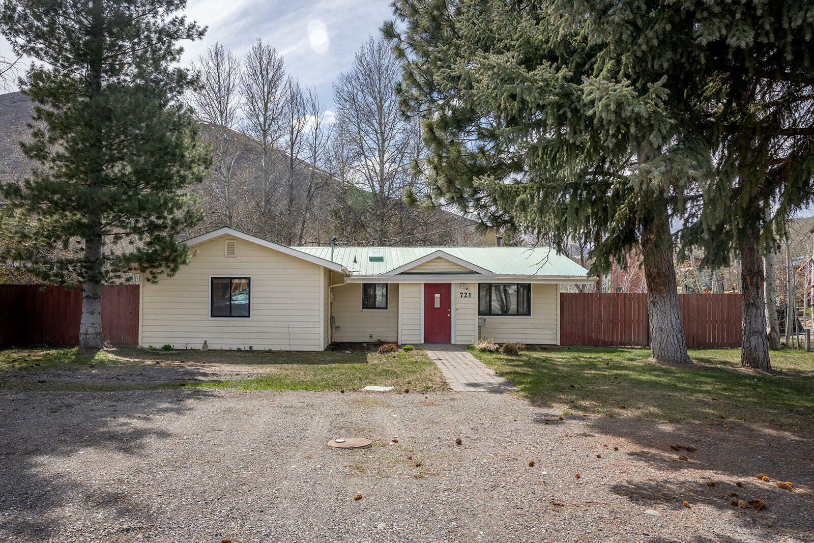 Property Photo: 721 S River St ID 83333
