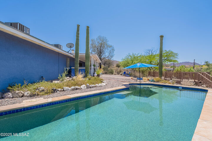 1645 N Indigo Drive  Tucson AZ 85745 photo