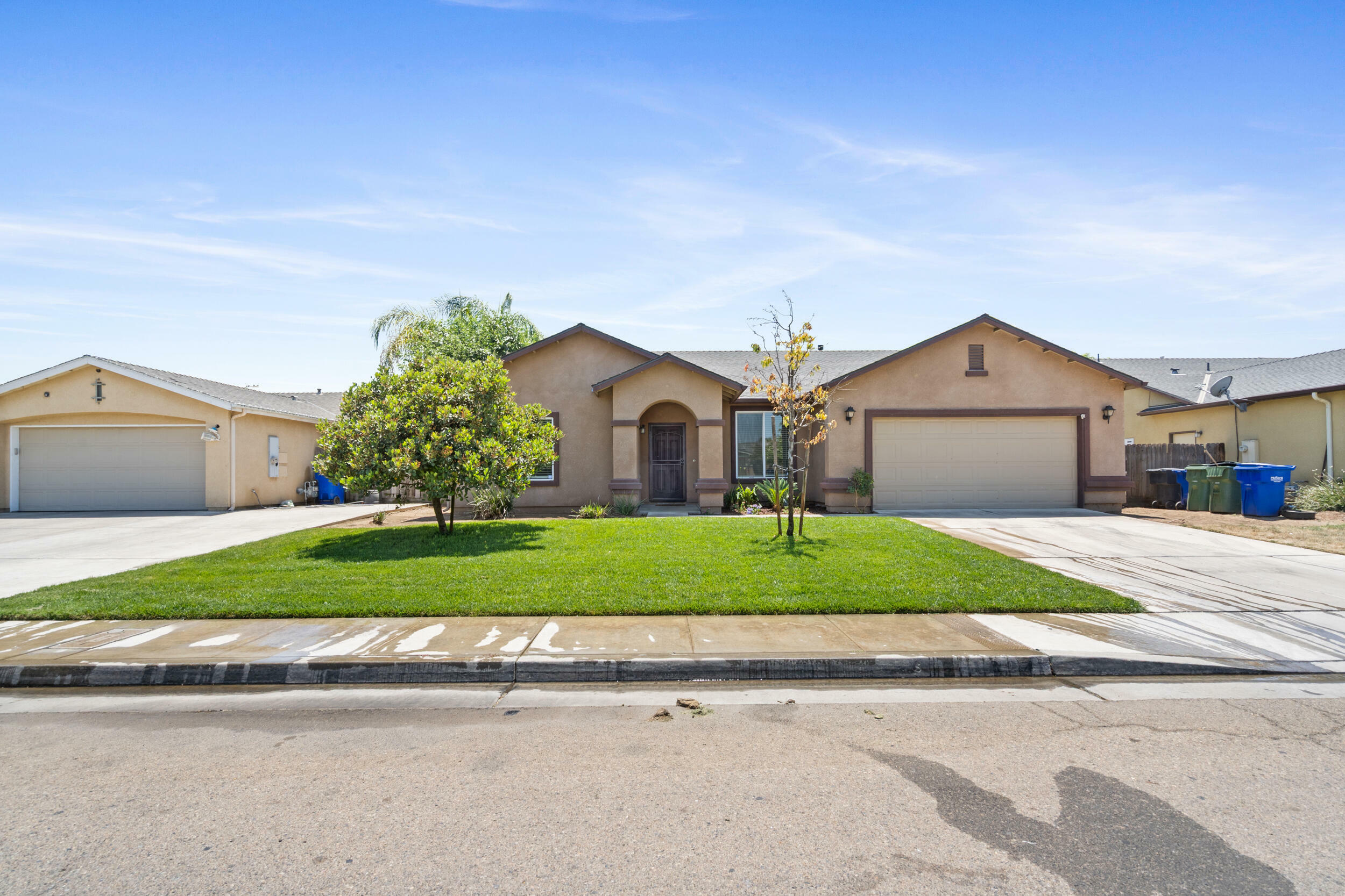 Property Photo: 1624 El Paso Avenue CA 93618