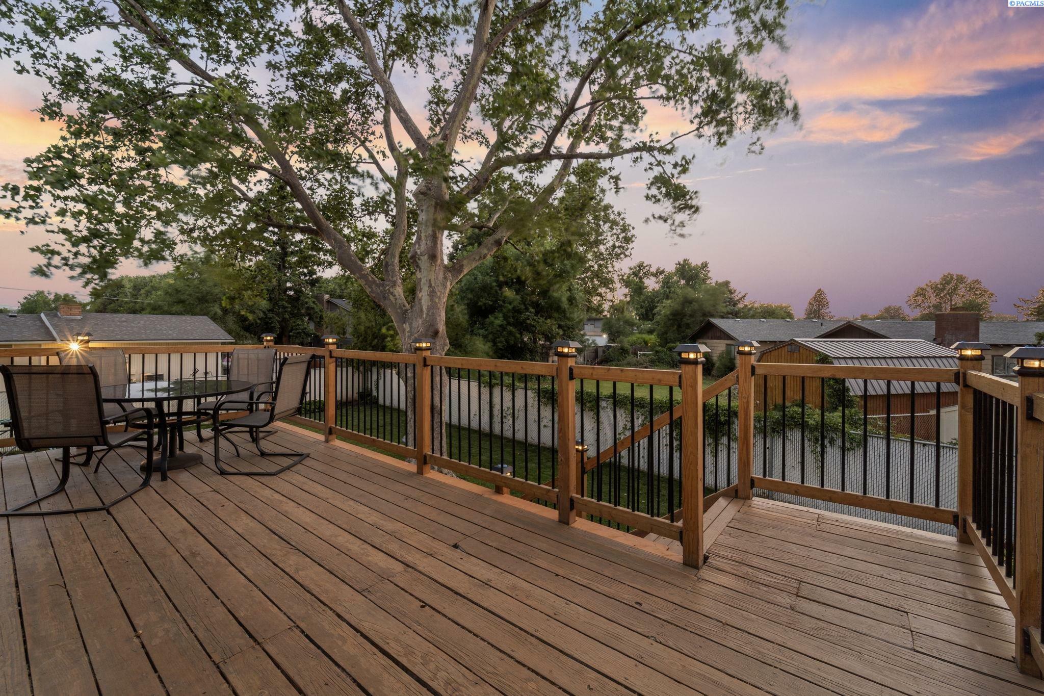Property Photo: 604 S Buchanan St WA 99336