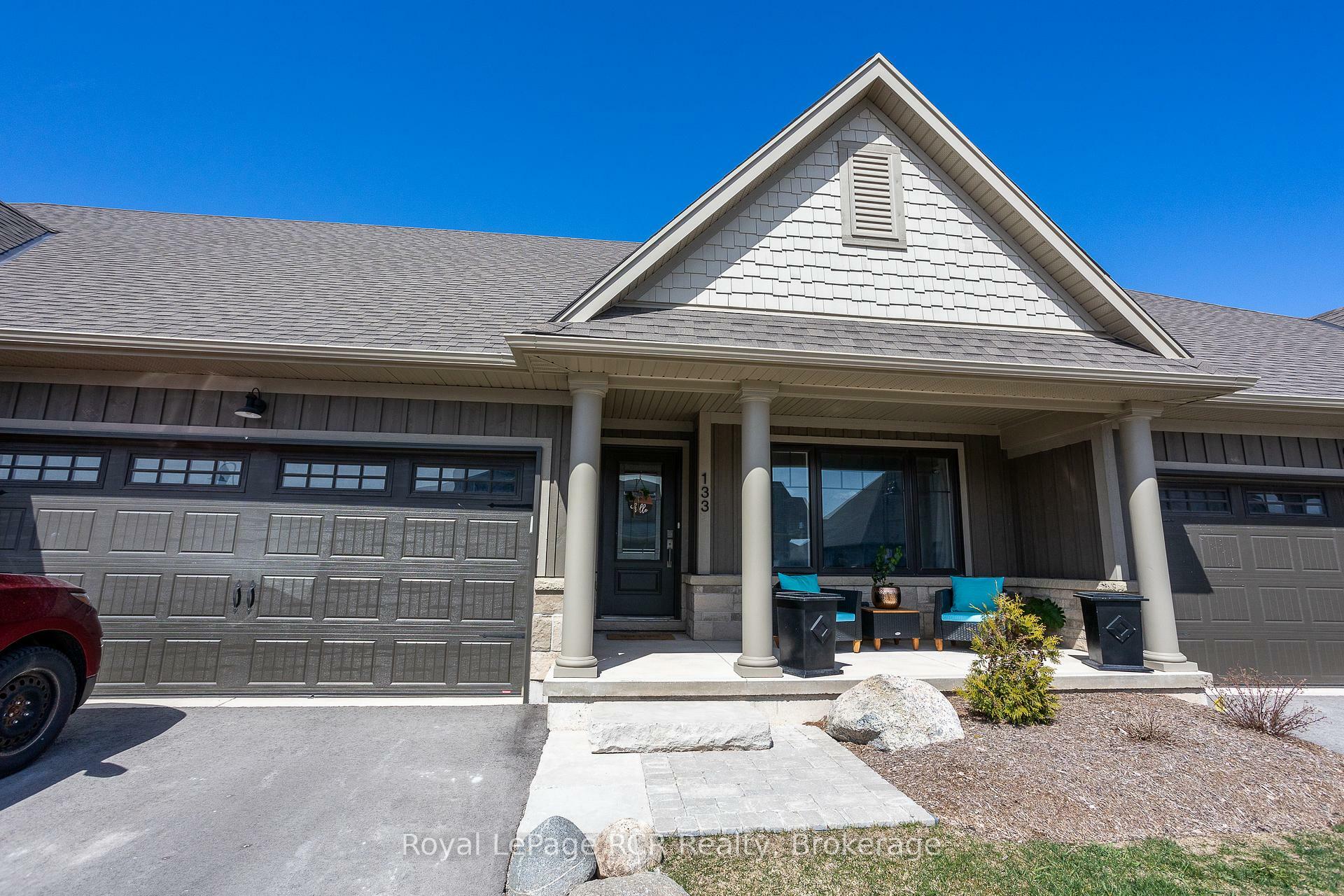 Property Photo: 133 Hawthorn Crescent ON N0H 1S0