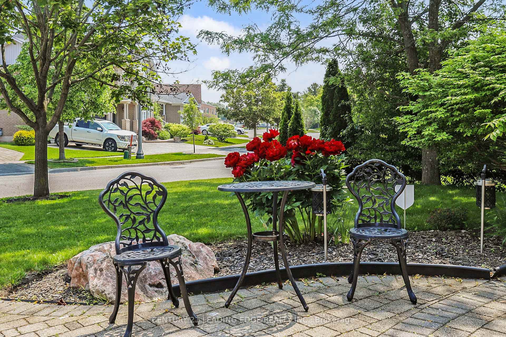 Photo de la propriété: 10 Roberson Drive ON L1T 4K1