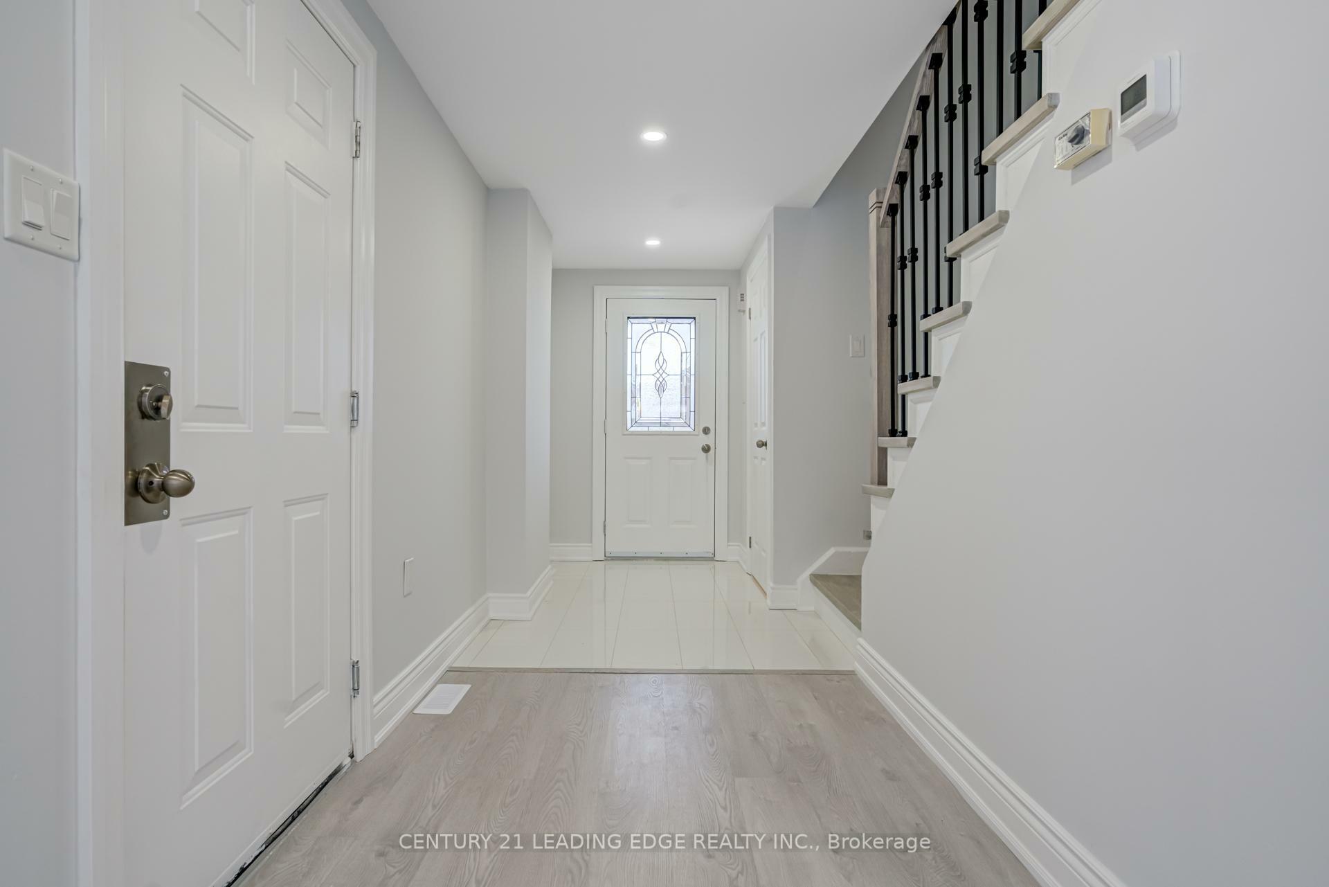 Property Photo:  232 Nathan Crescent  ON L4N 0N3 