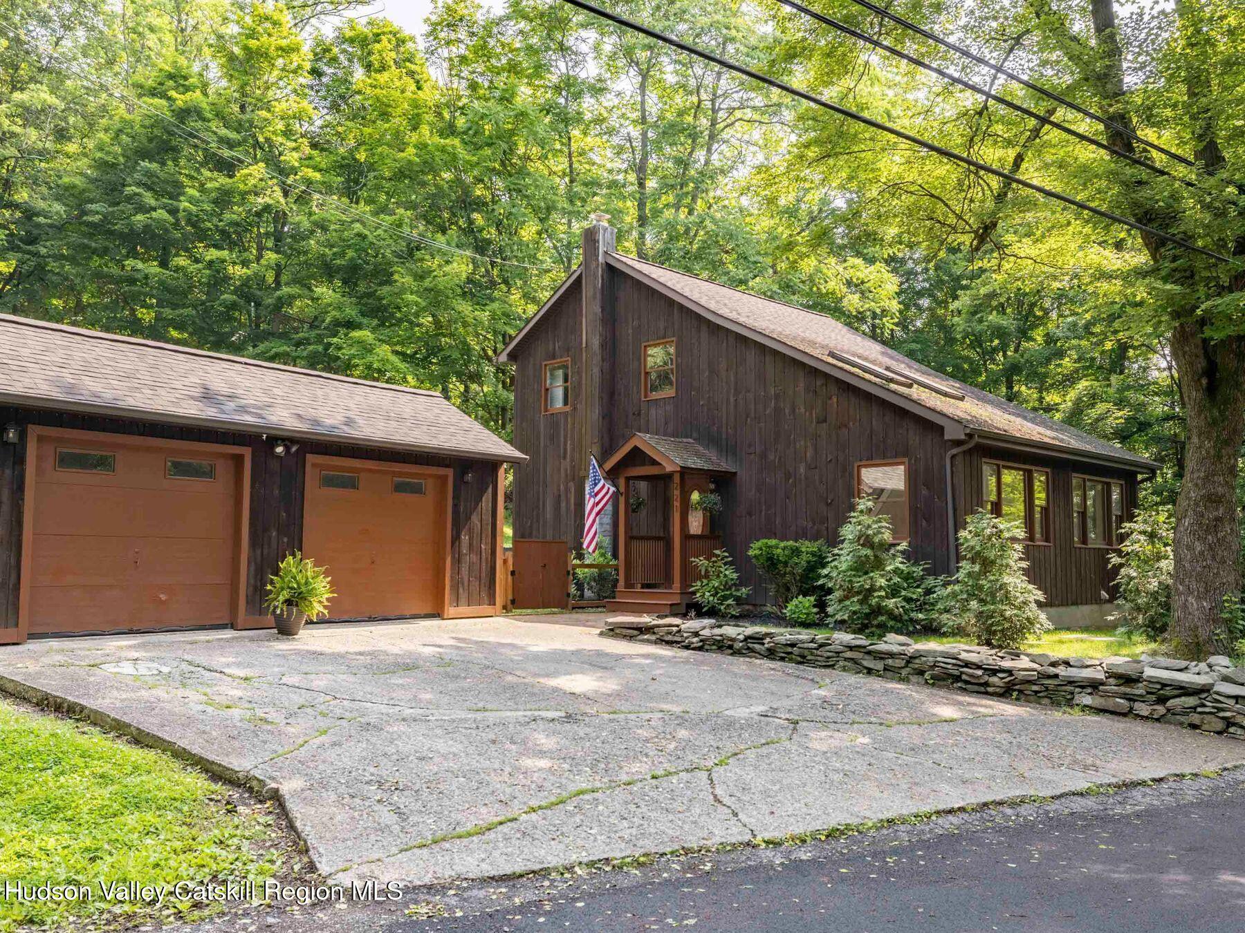 Property Photo: 221 Cardinal NY 12538