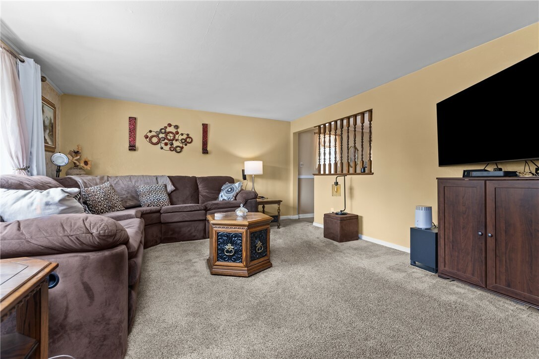 Property Photo: 6315 Helen PA 15129