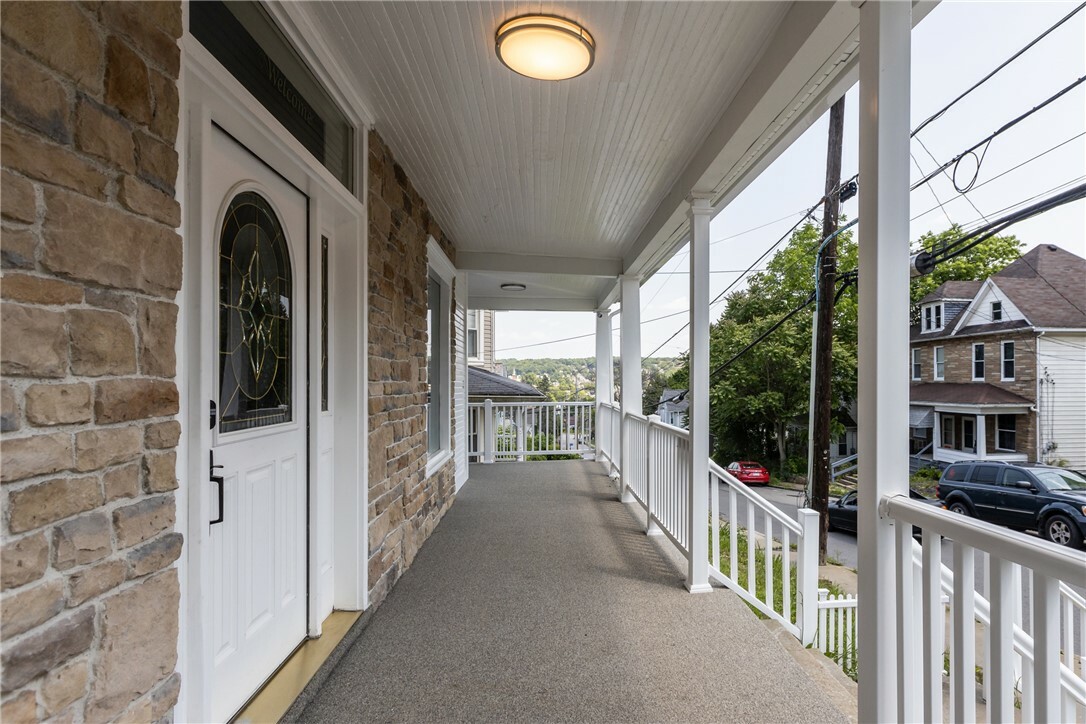 Property Photo: 304 Fairview Ave PA 16001