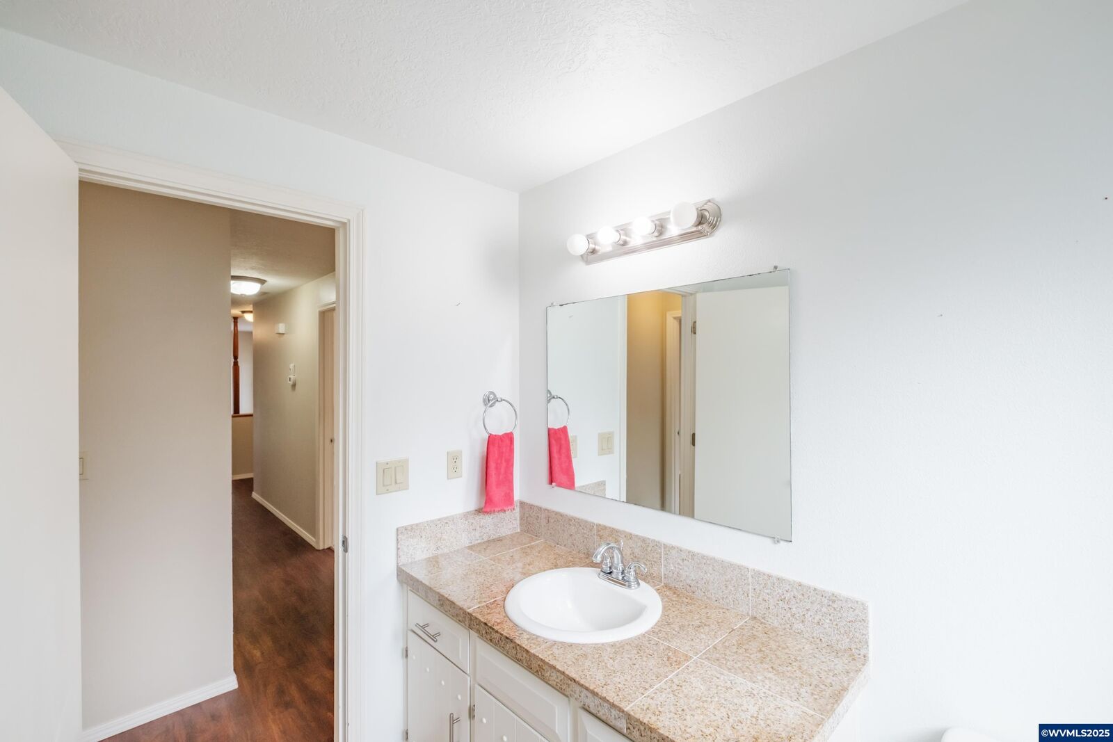 Property Photo:  2455 Wembley Ct NW  OR 97304 