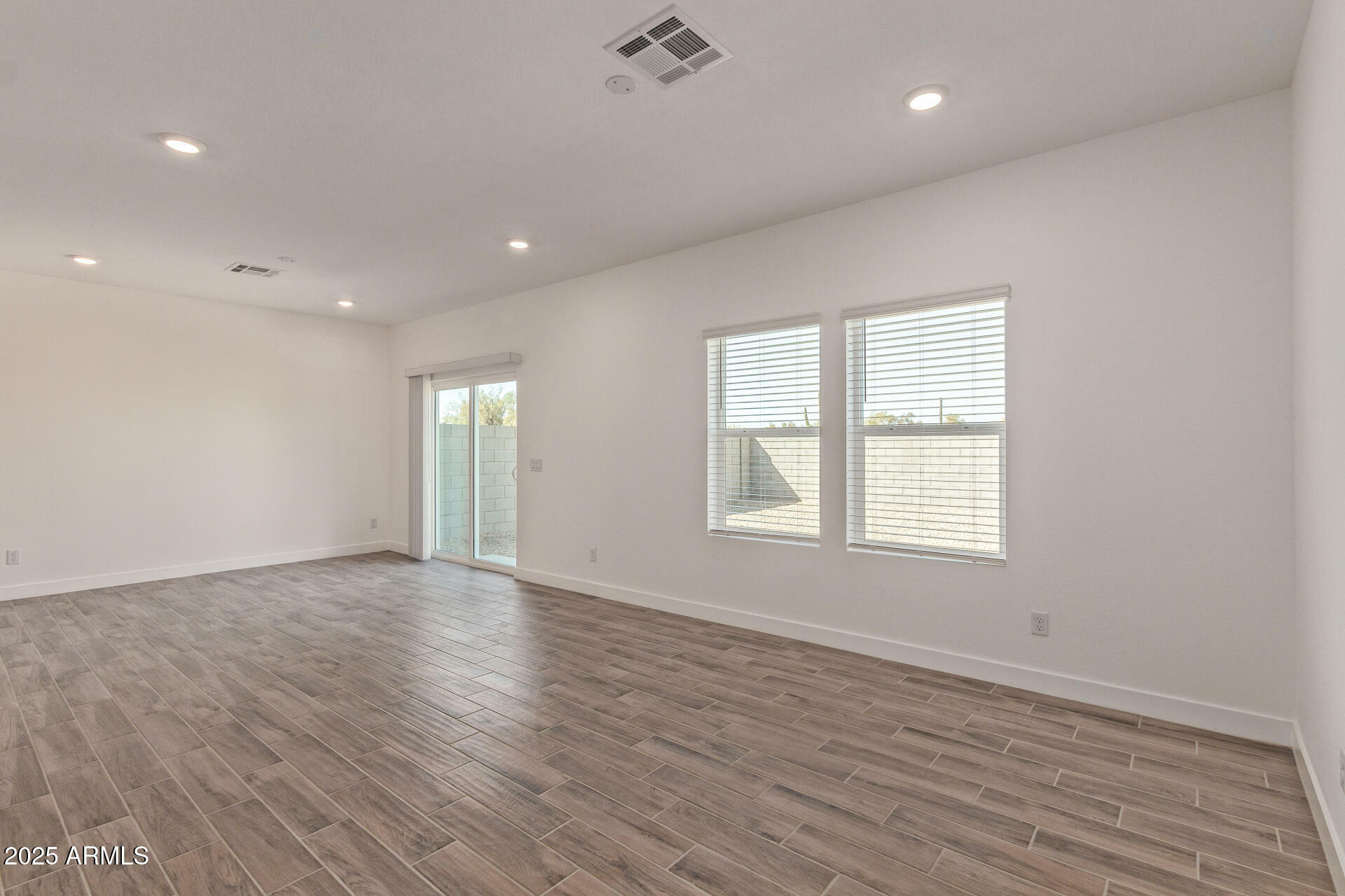 Property Photo:  1552 N Pueblo Drive  AZ 85120 