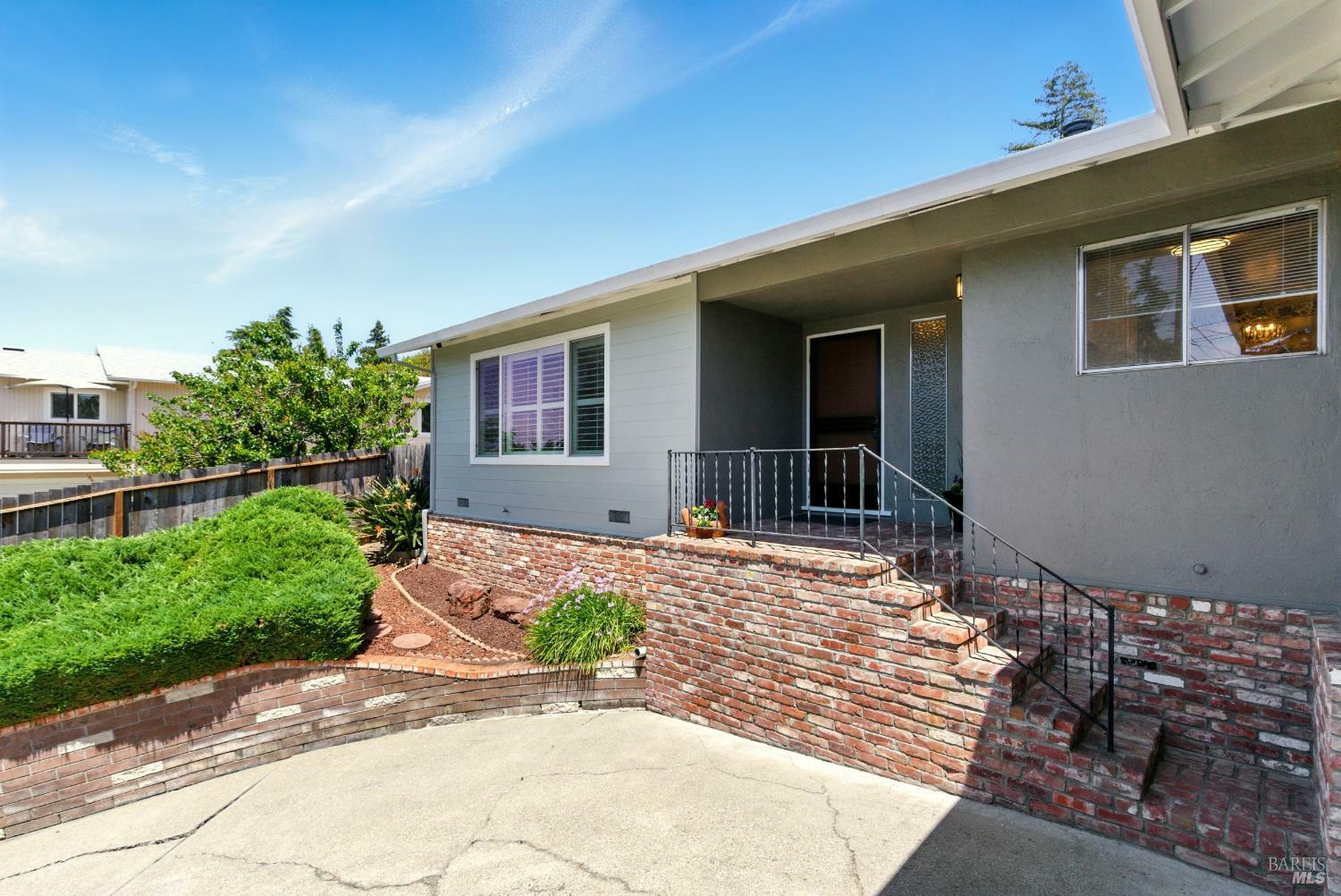 Property Photo: 7 Arlene Court CA 94952