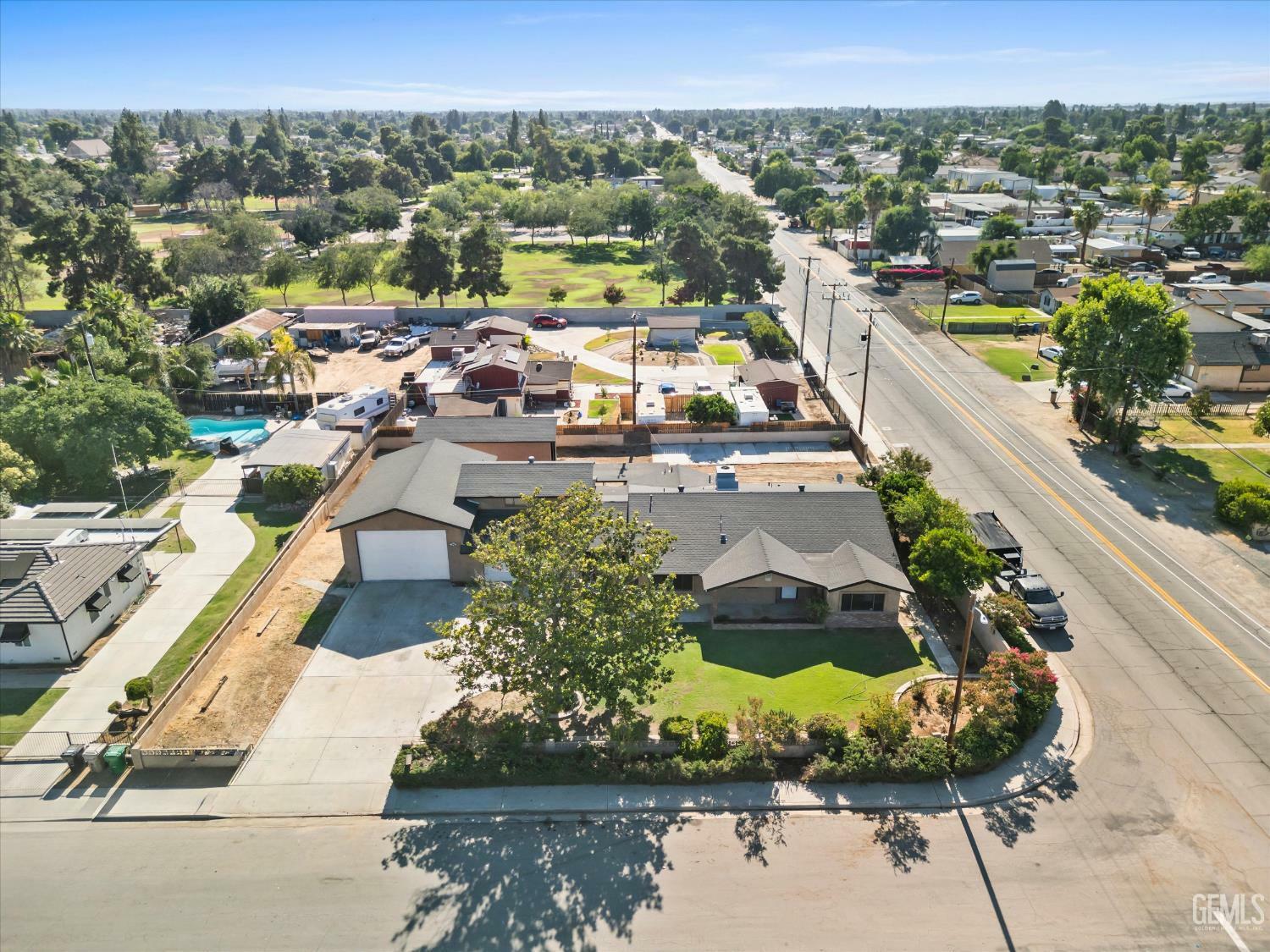 Property Photo: 6531 Almond Drive CA 93308