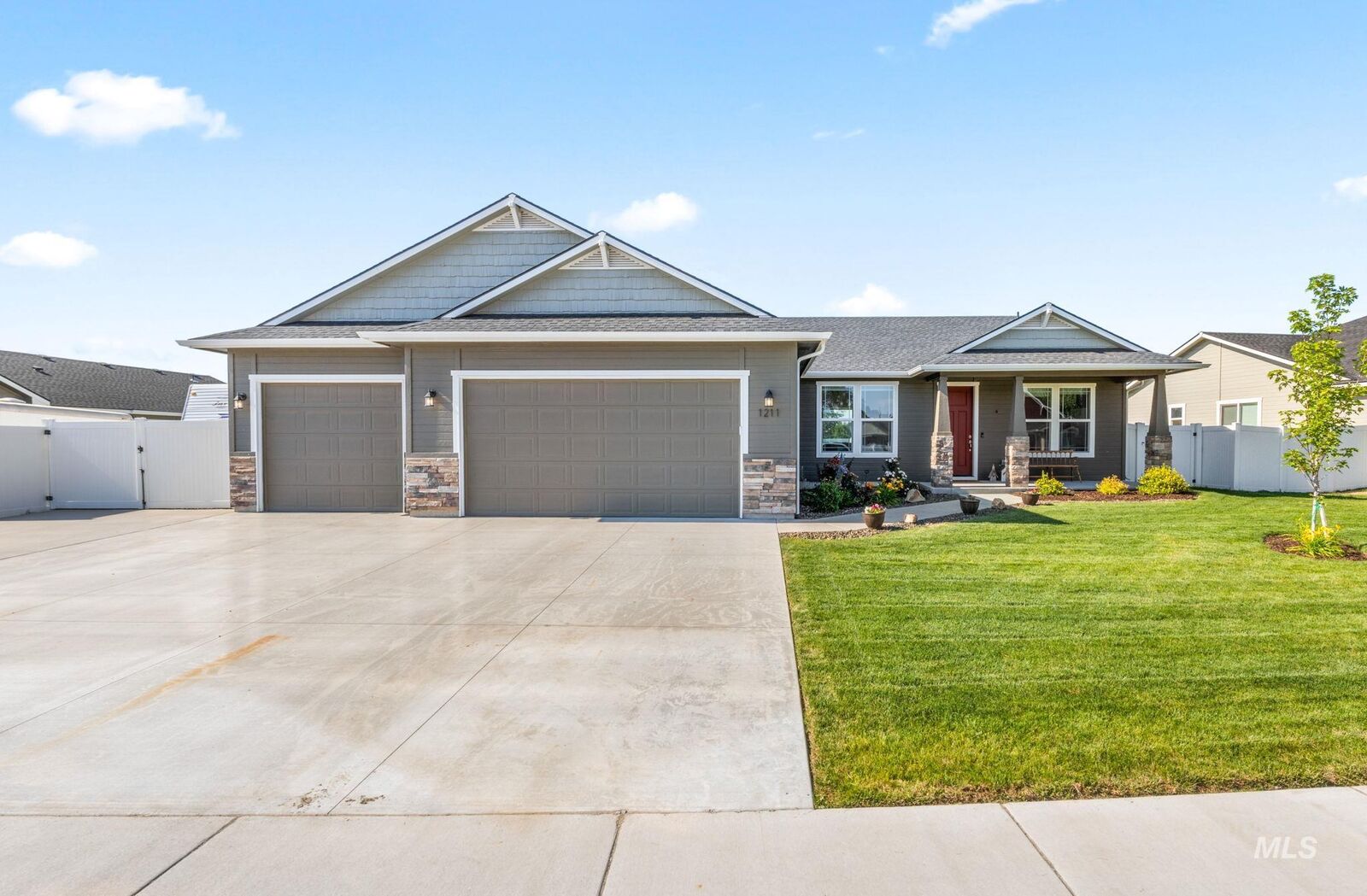 Property Photo:  1211 21st St  ID 83619 