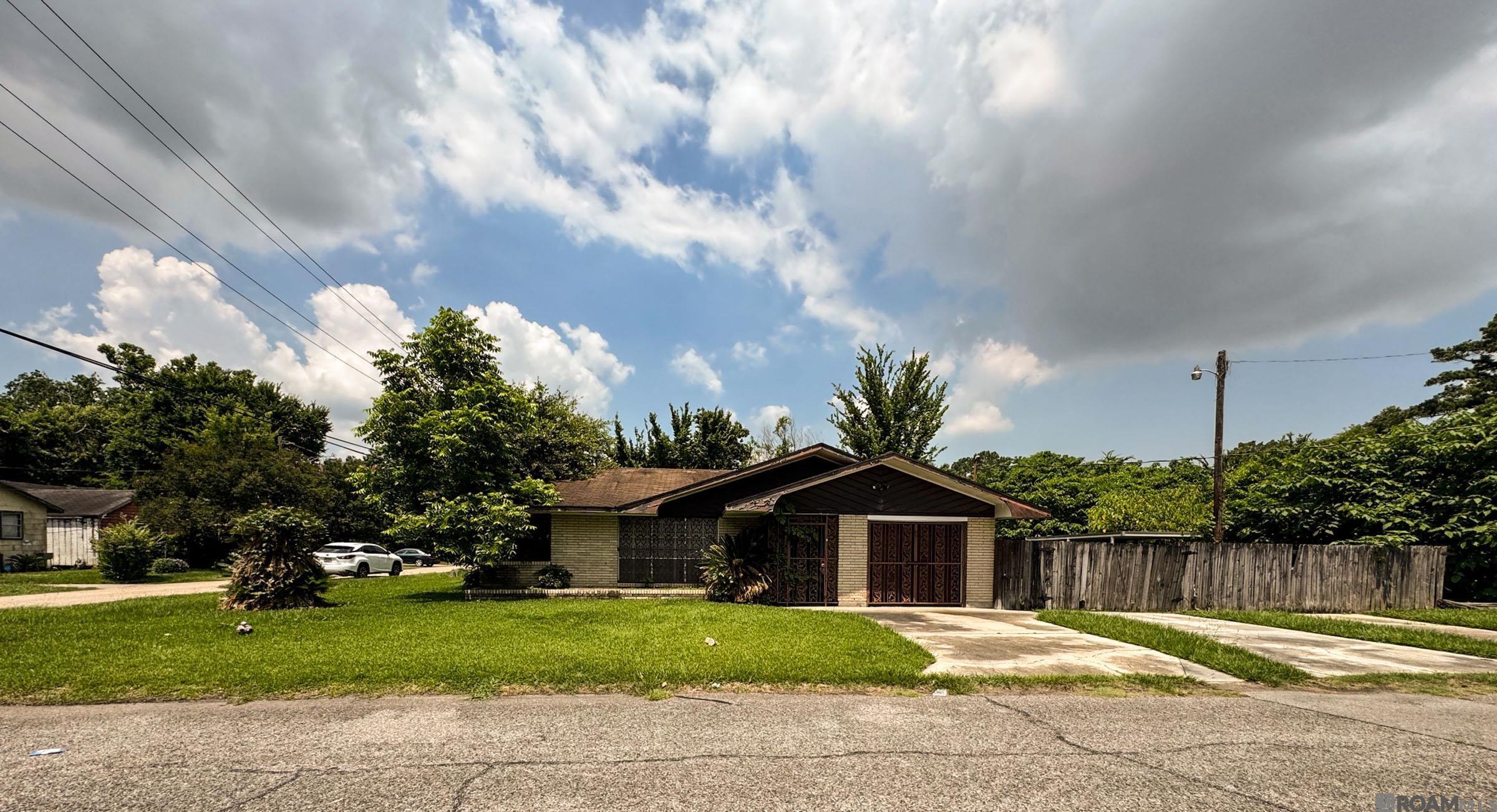 Property Photo: 2945 Lula Ave LA 70805