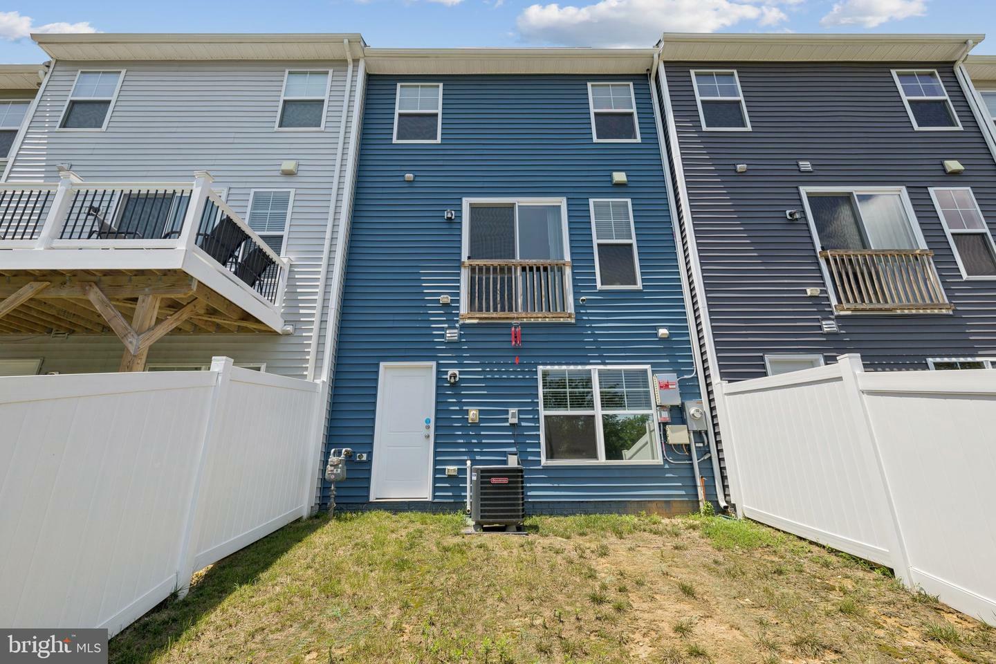 Property Photo:  18255 Summit Pointe Drive  VA 22172 