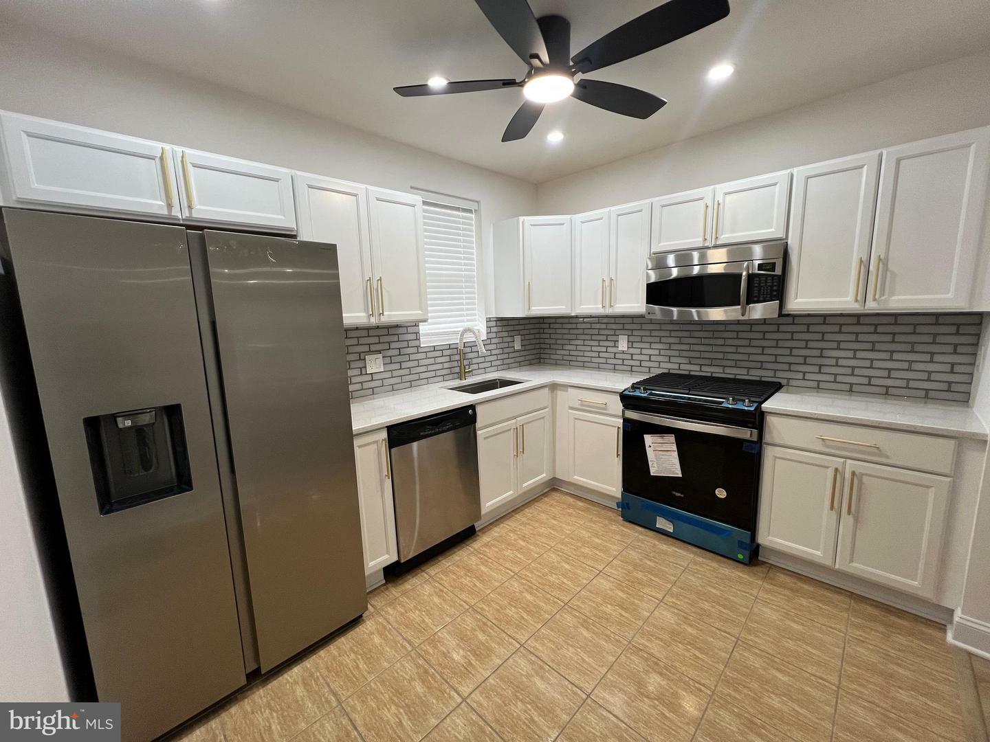 Property Photo: 6610 N Smedley Street PA 19126