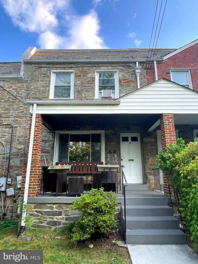 Property Photo: 907 Perry Place NE DC 20017