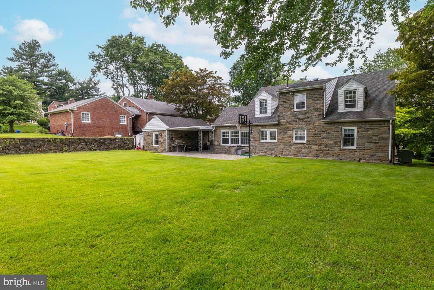 Property Photo:  625 Hermit Street  PA 19128 