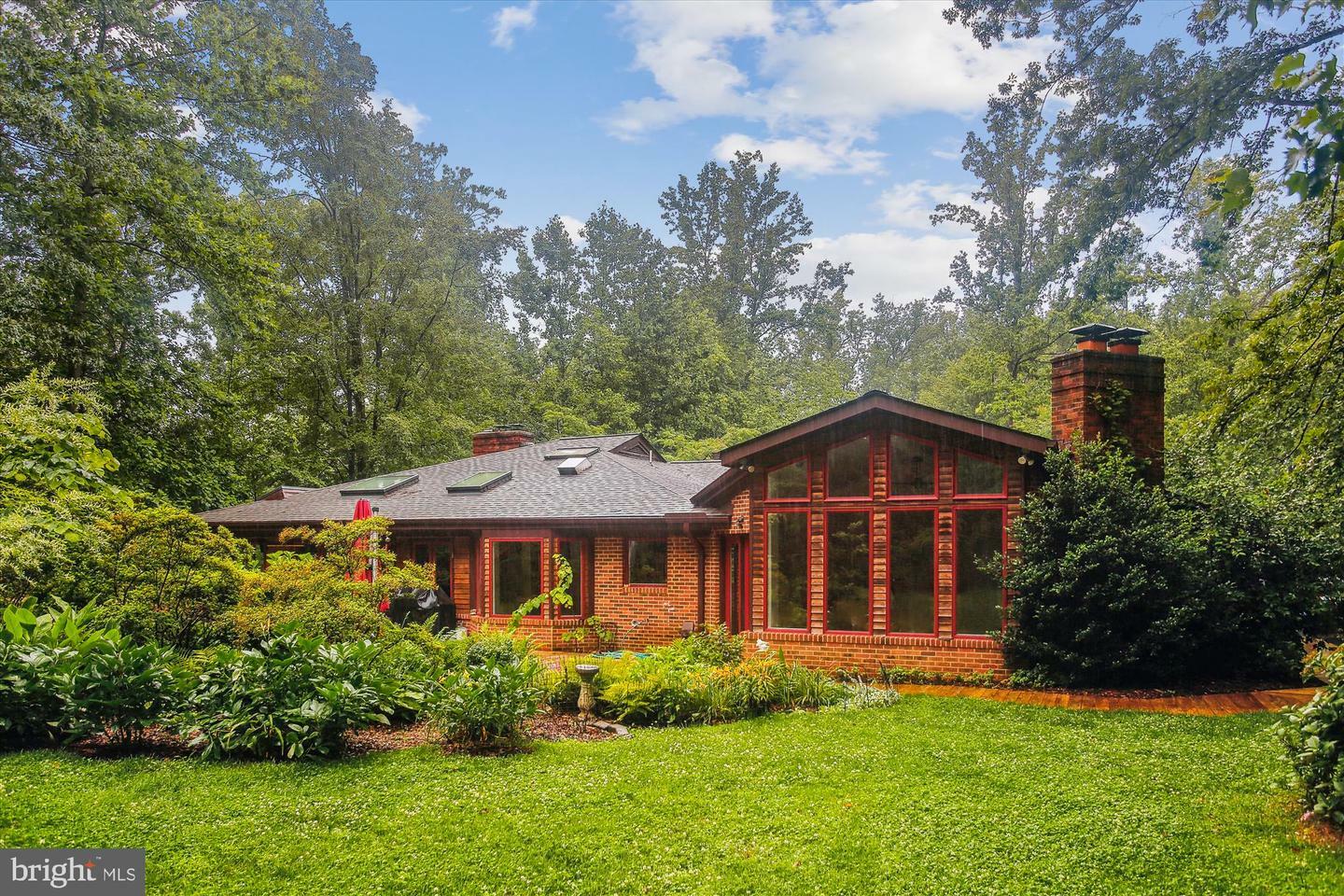 Property Photo: 6662 Van Winkle Drive VA 22044