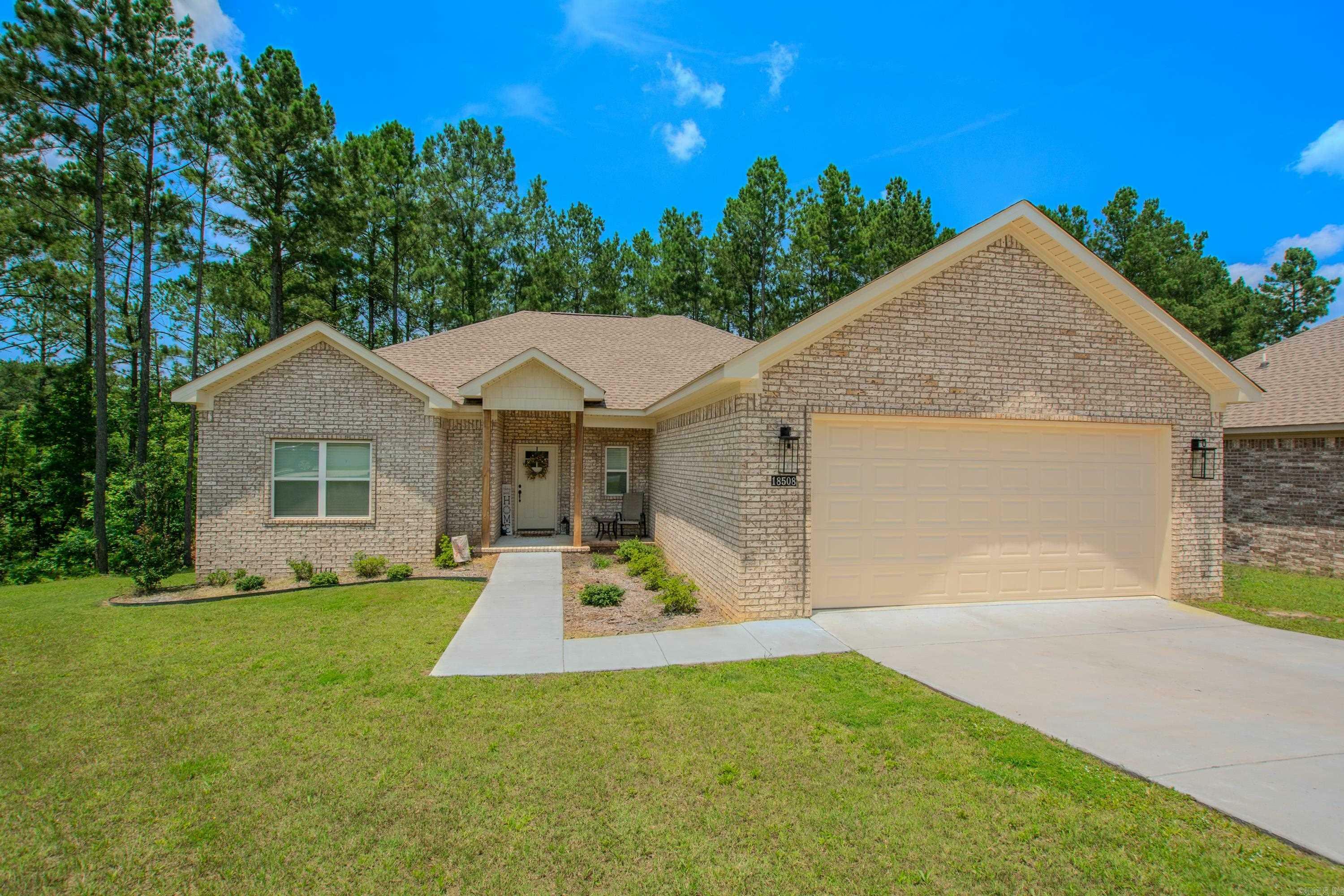 Property Photo:  18508 Parkway Pines Dr.  AR 72011 