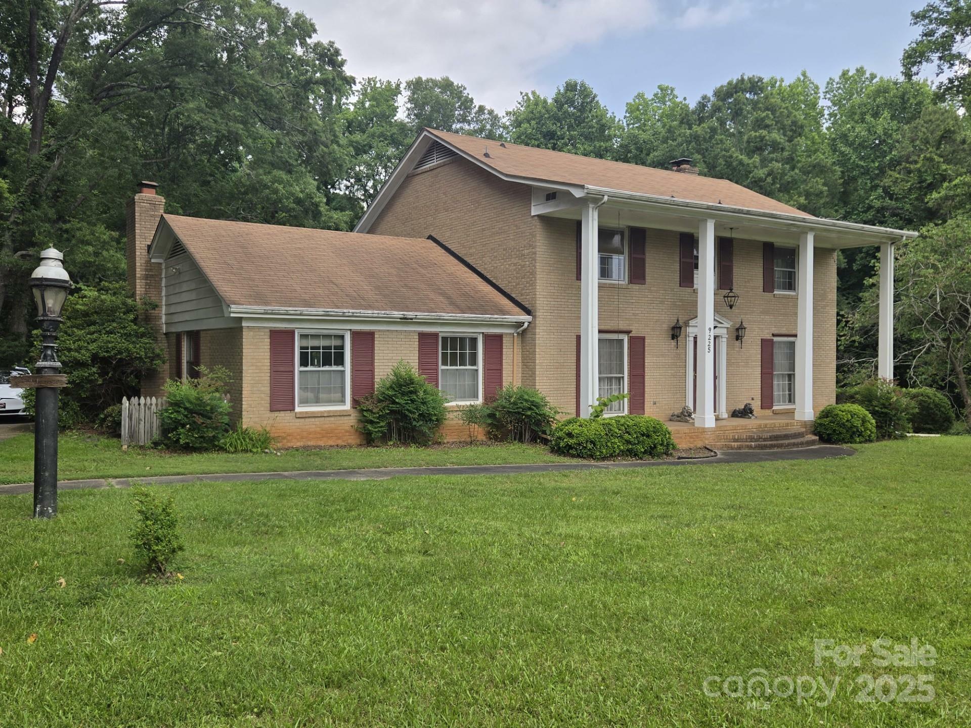 Property Photo: 9225 Robinson Church Road NC 28215