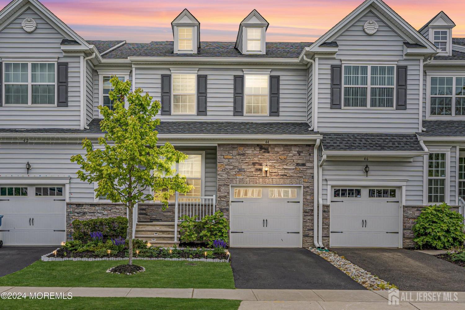 44 Begonia Lane  Monroe NJ 08831 photo