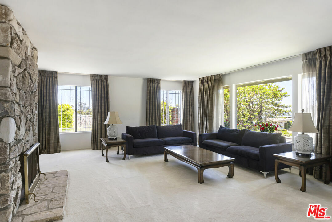 Property Photo: 2160 Winona Blvd CA 90027