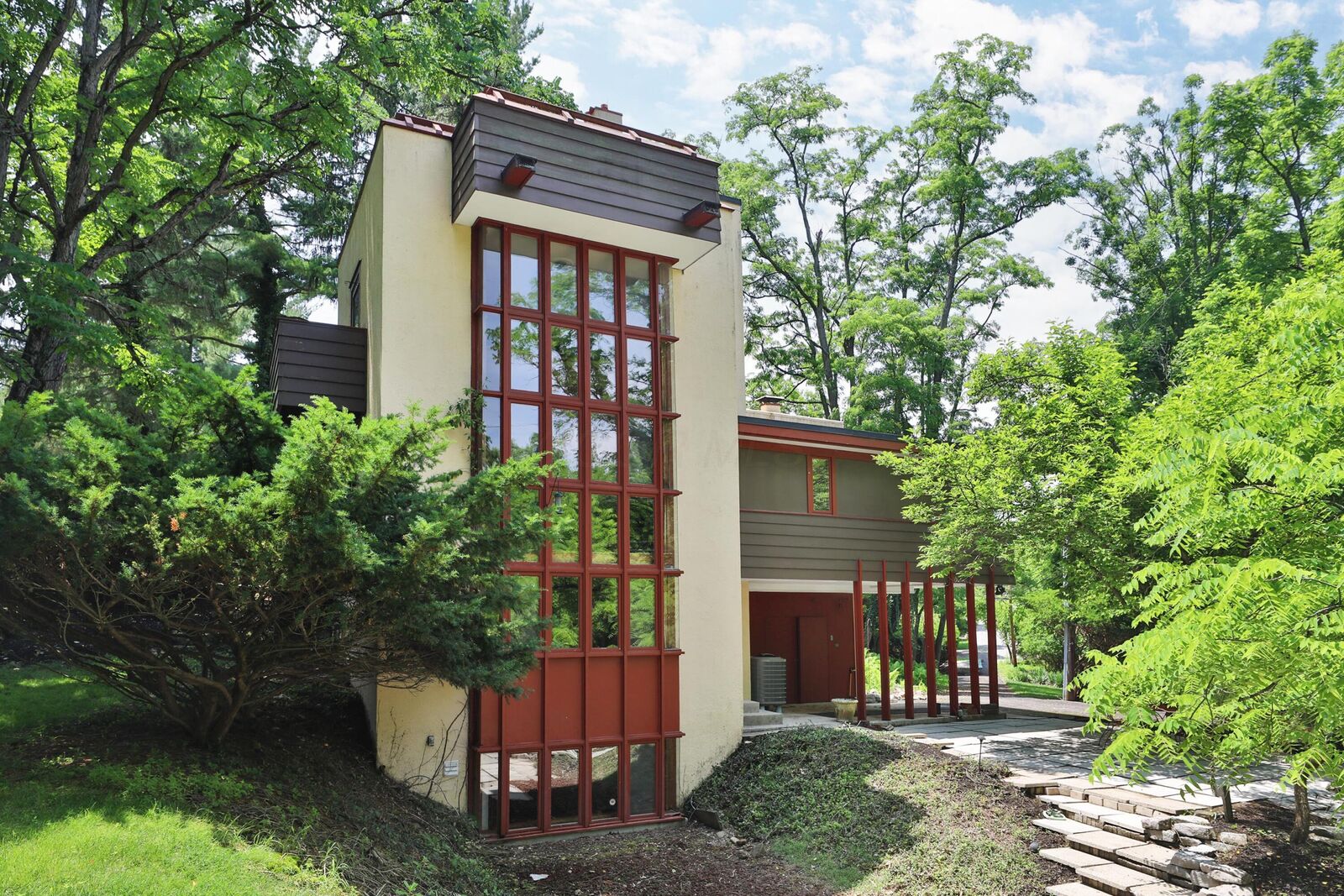 Property Photo: 230 E South Street OH 43085