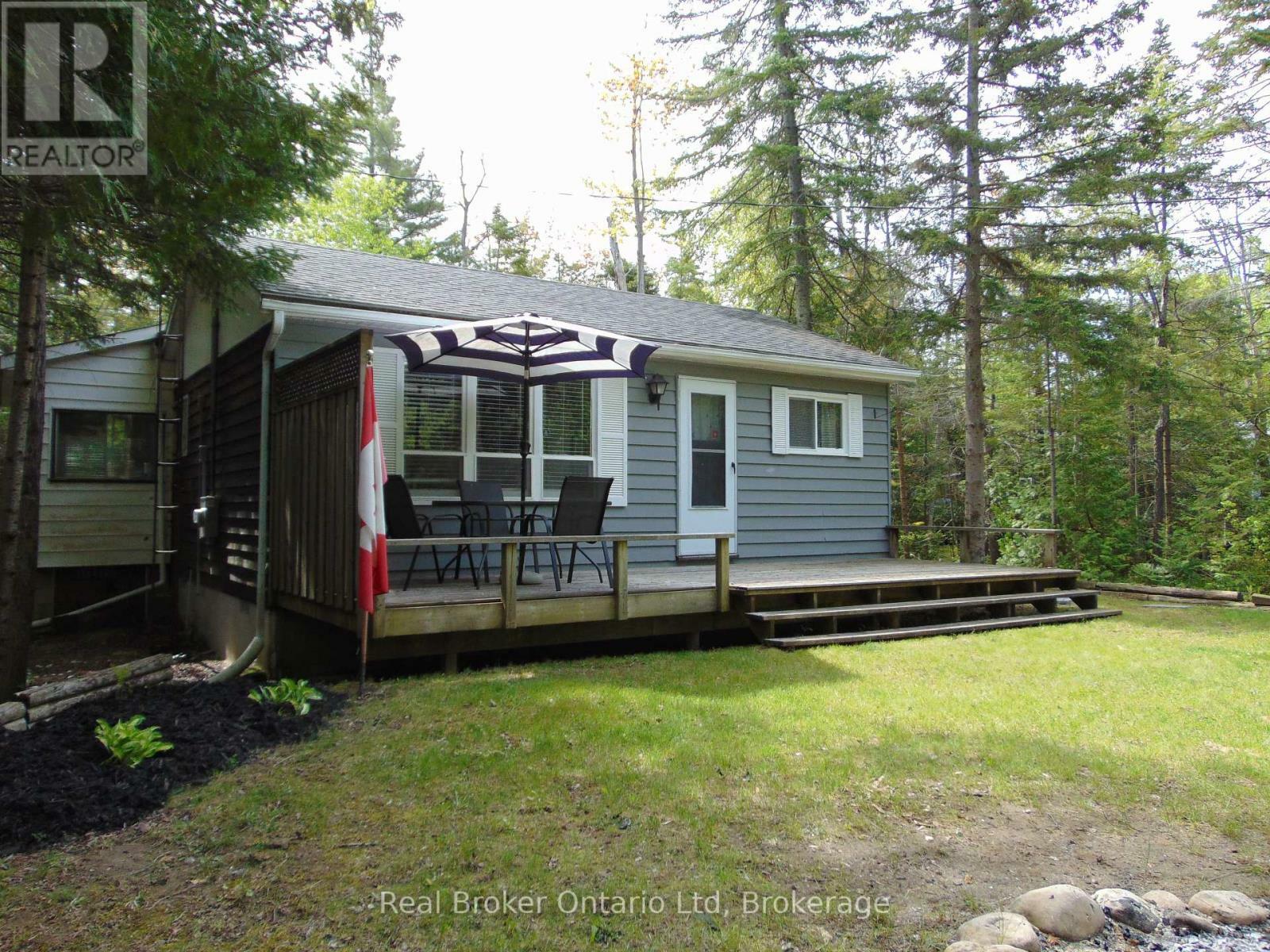 Property Photo:  42 Thompson Avenue South  ON N0H 2L0 