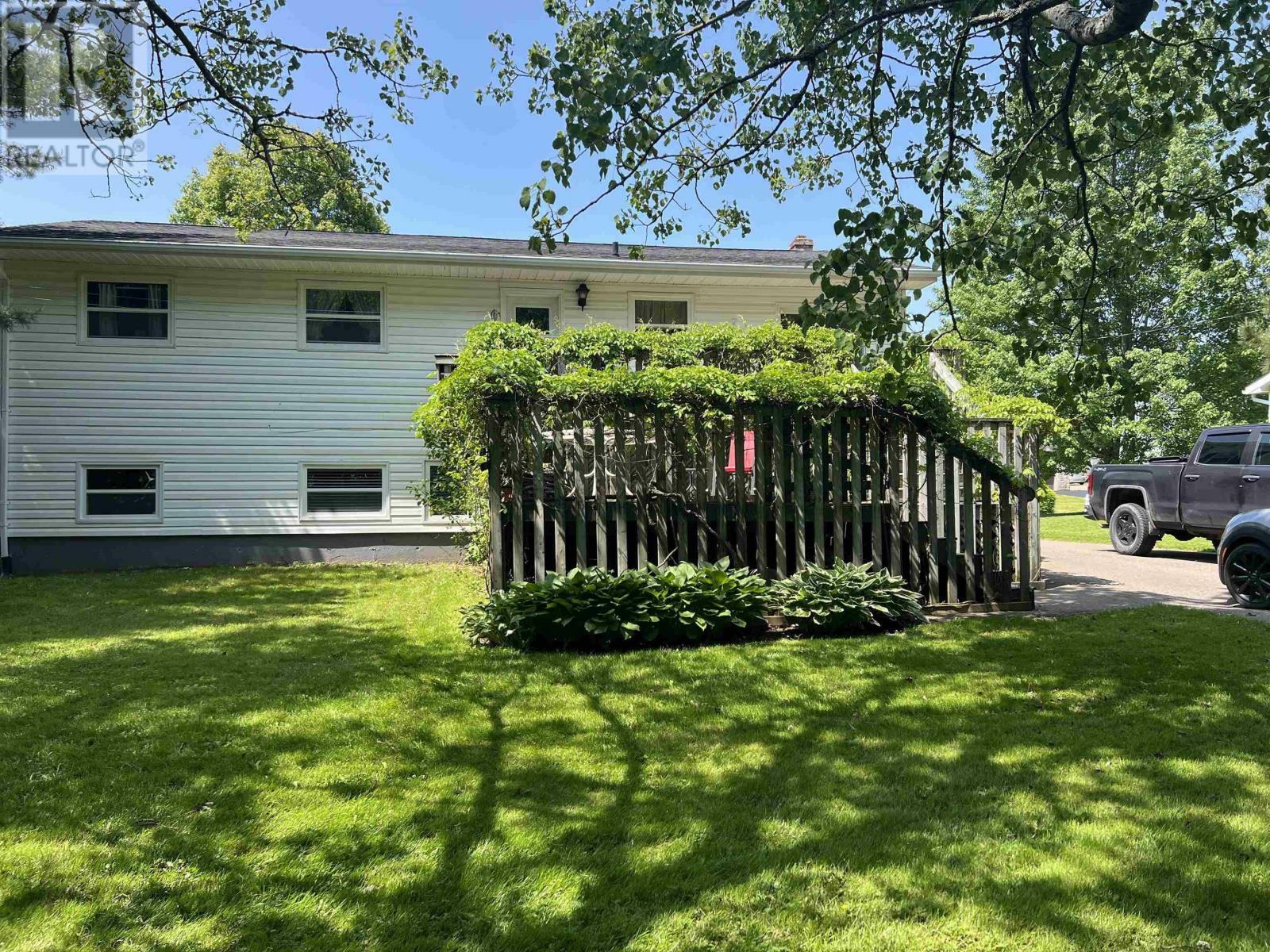Property Photo: 98 Oakwood Drive NS B6L 1N4