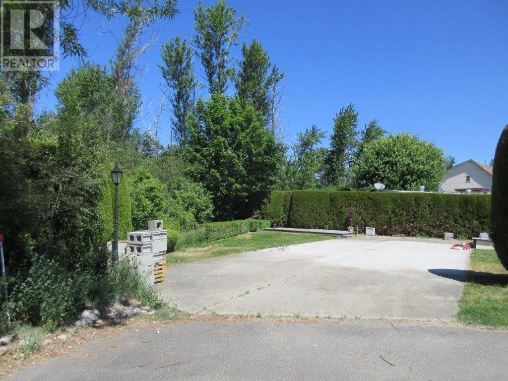 Property Photo: 415 Commonwealth Road 799 BC V4V 1P4