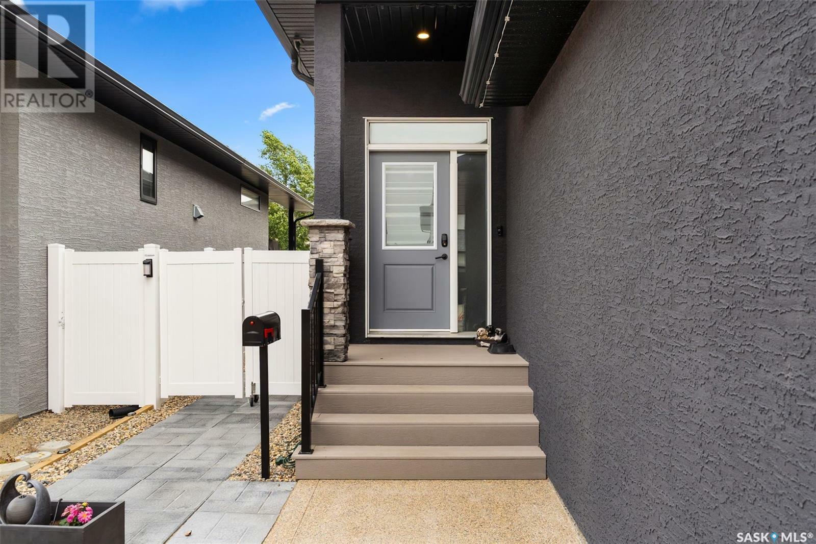 Property Photo: 1609 Maple Street N SK S4X 0P3